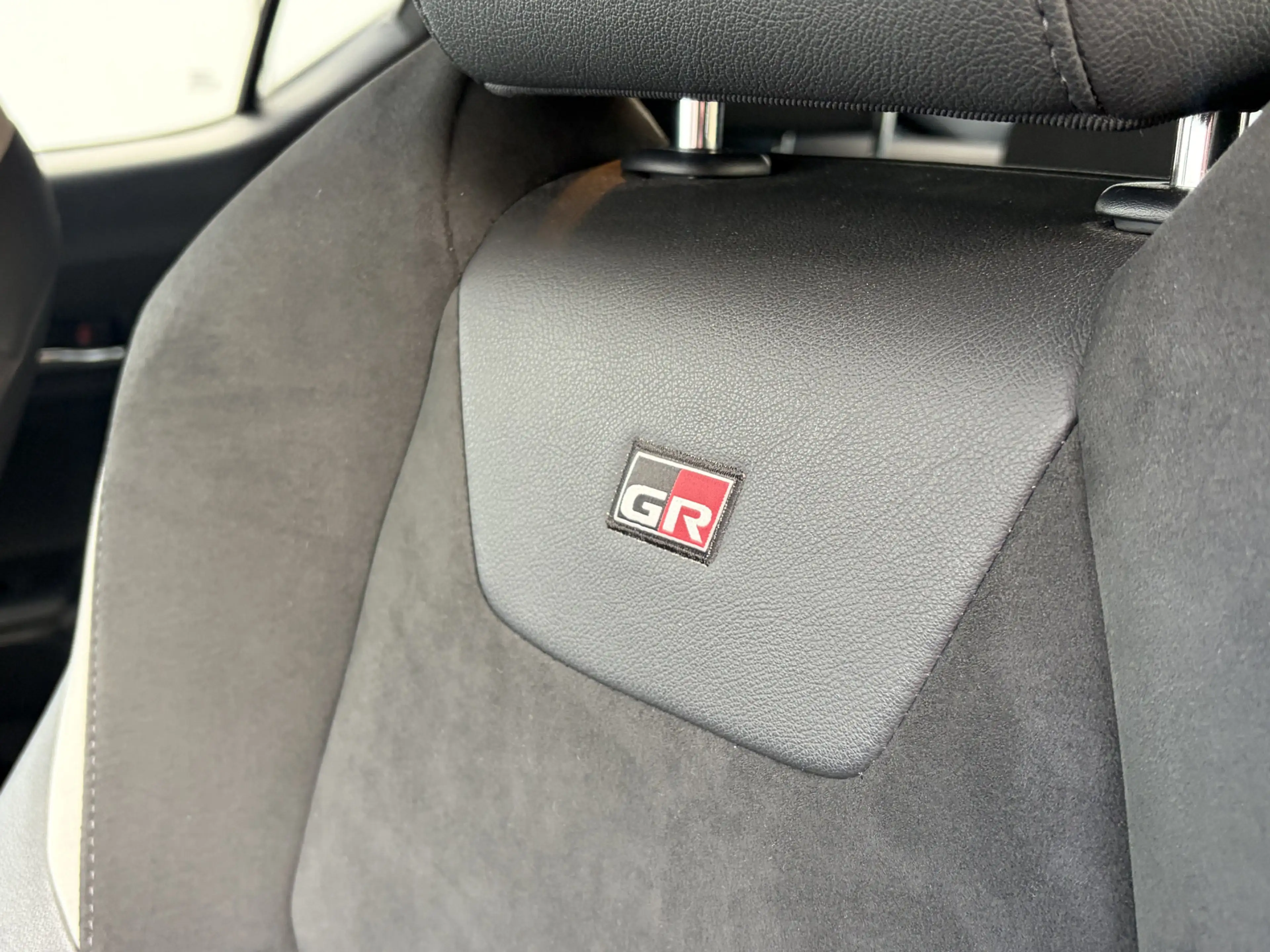 Toyota C-HR 2.0 Hybrid GR-Sport JBL Camera Alcantara Stoelverw — photo 48