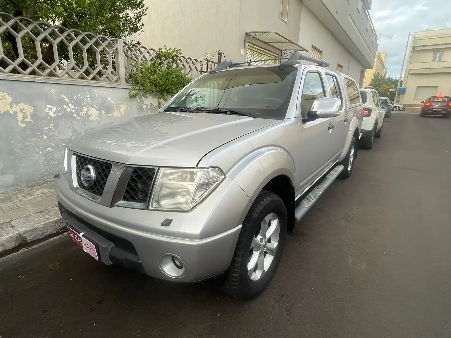 Nissan Navara Navara 2005 d.cab 2.5 dci XE 174cv Grigio - 2