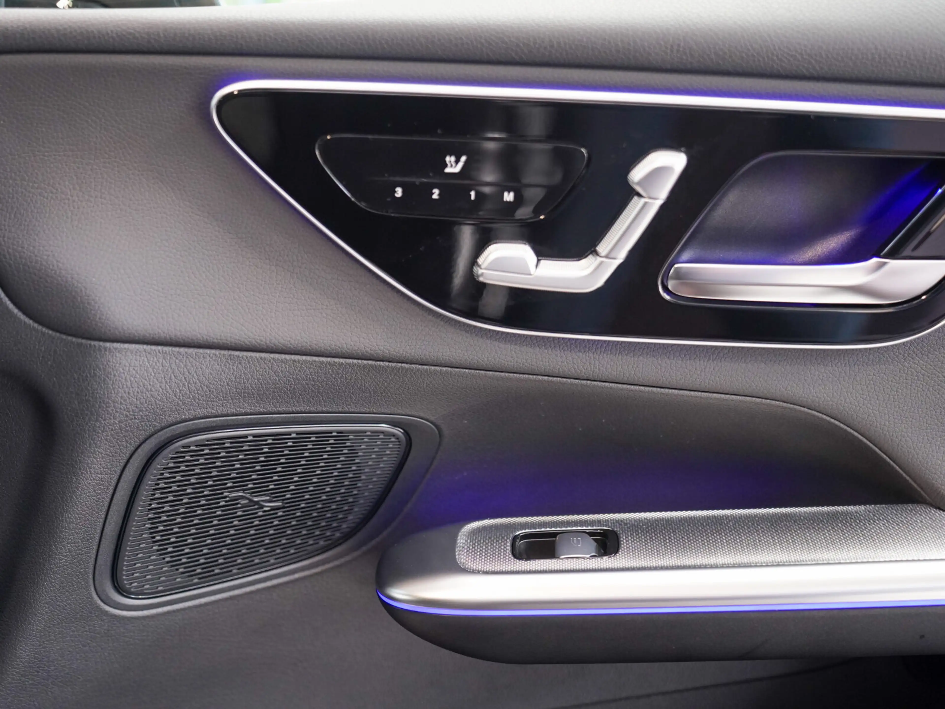 Mercedes-Benz GLC 220 GLC 220 d 4M Edition AVANTGARDE AHK Alarmanlage — photo 14