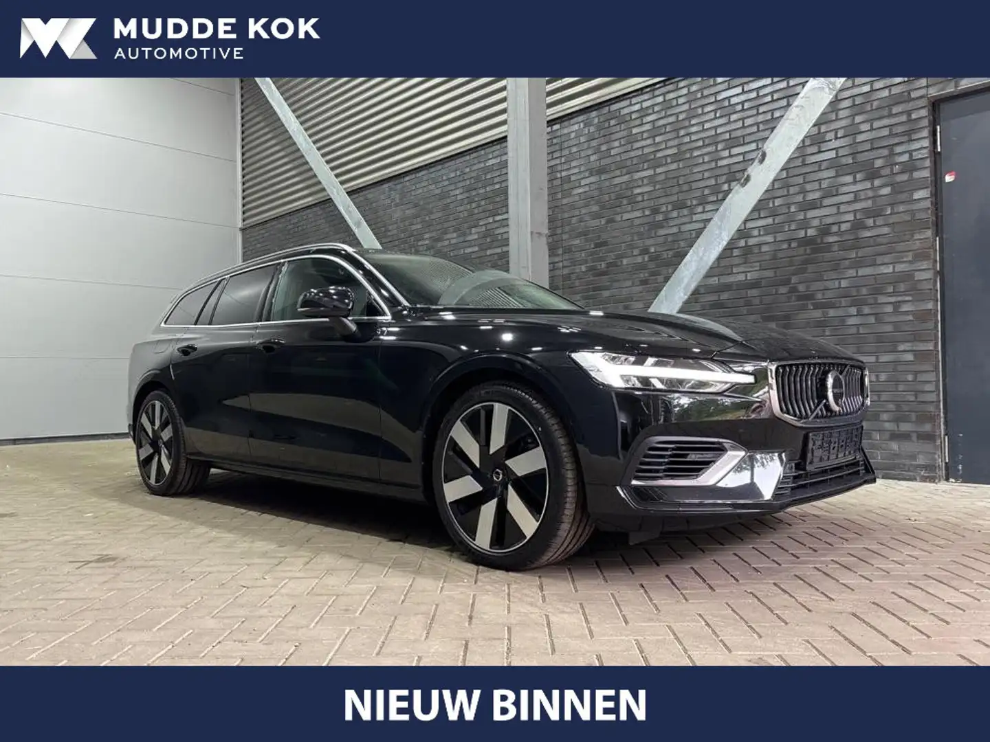 Volvo V60 T6 Plug-in hybrid Plus Bright | Panoramadak | ACC Zwart - 1