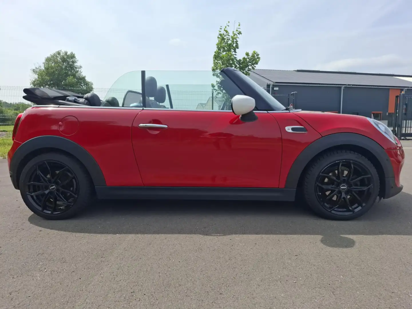 MINI Cooper Cabrio 136 Auto. Rouge - 2
