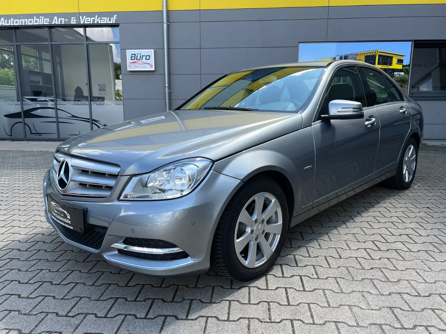 Mercedes-Benz C 180 CGI BlueEfficiency/AHK/AUTOMATIK/NAVI/SHZ Silber - 2