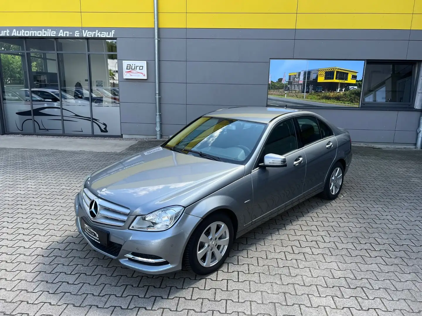 Mercedes-Benz C 180 CGI BlueEfficiency/AHK/AUTOMATIK/NAVI/SHZ Silber - 1