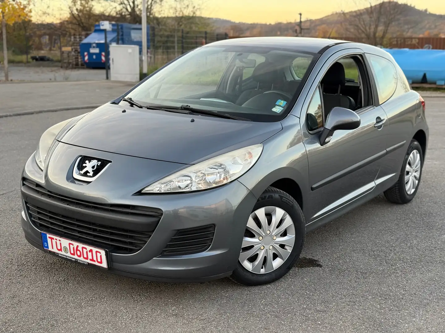 Peugeot 207 3-Türer 95 Klima | TÜV 11/2027 Grey - 2