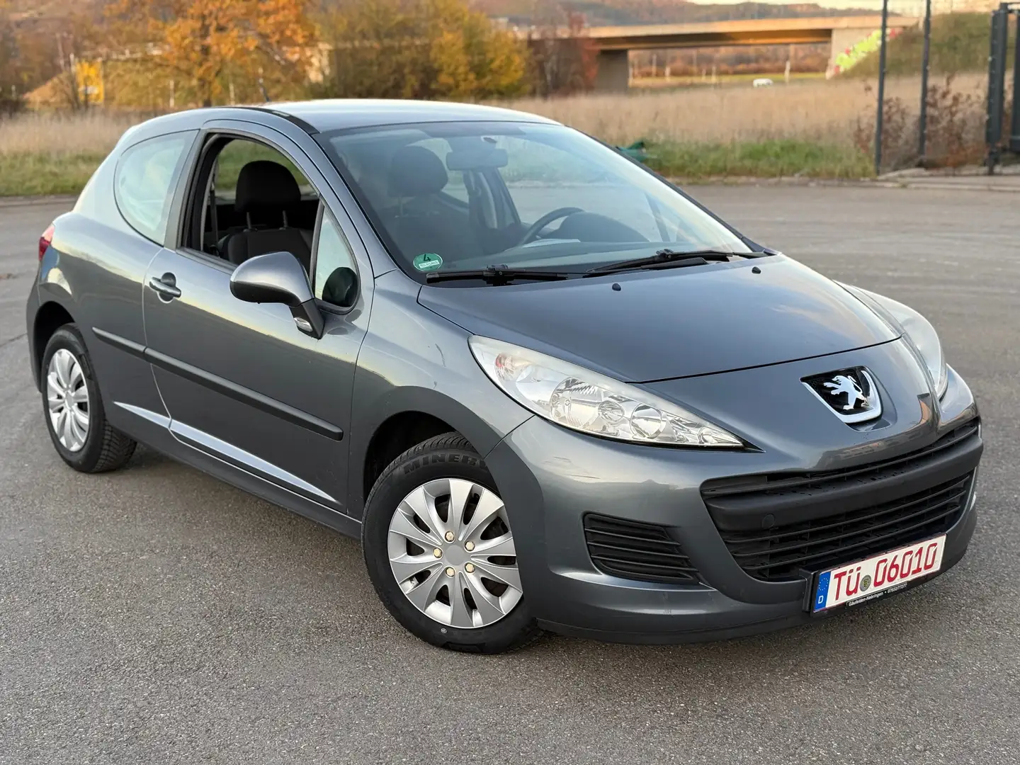 Peugeot 207 3-Türer 95 Klima | TÜV 11/2027 Grey - 1