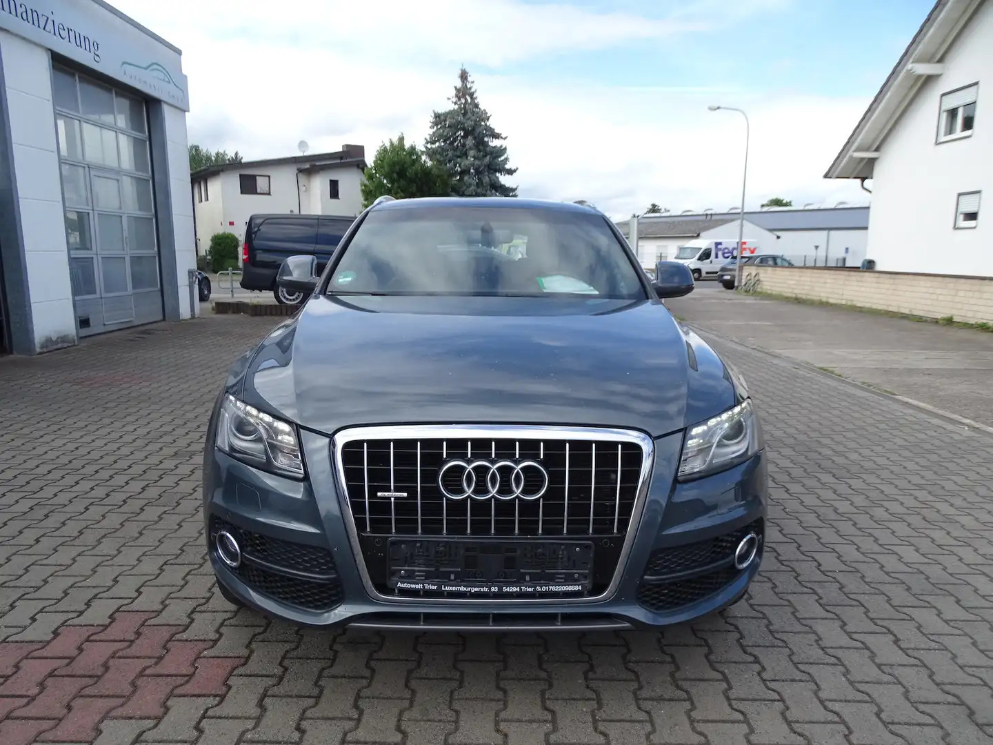 Audi Q5 3.0 TDI quattro S-Tronic, S-Line, Navi, Bi-Xenon, Grau - 2