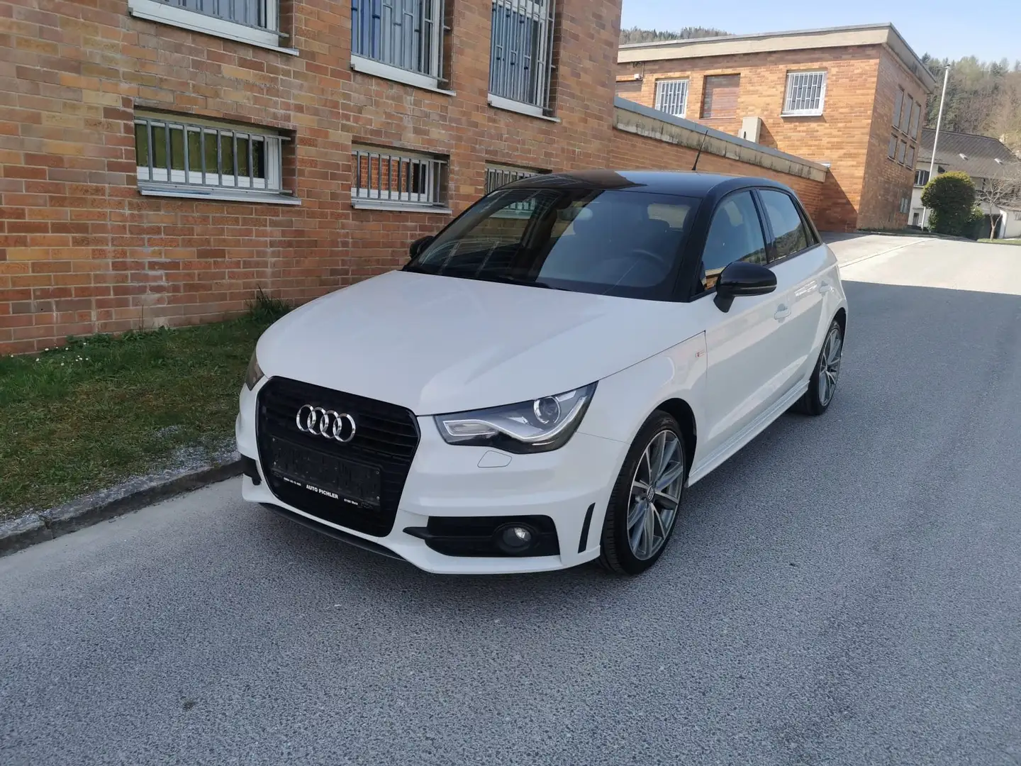 Audi A1 A1 SB 1,6 TDI admired admired Weiß - 1