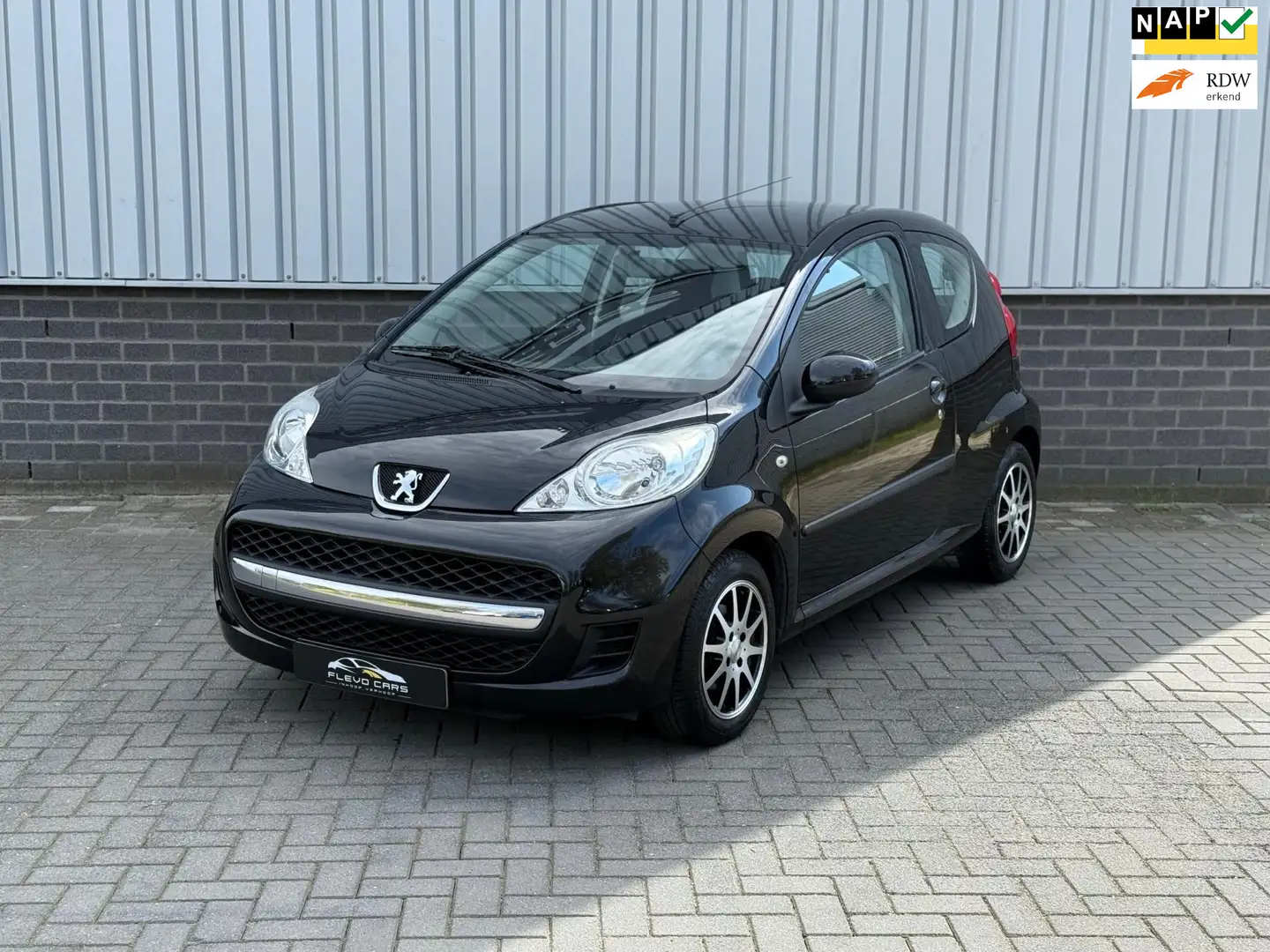 Peugeot 107 1.0-12V XS | Airco | Zwart - 1