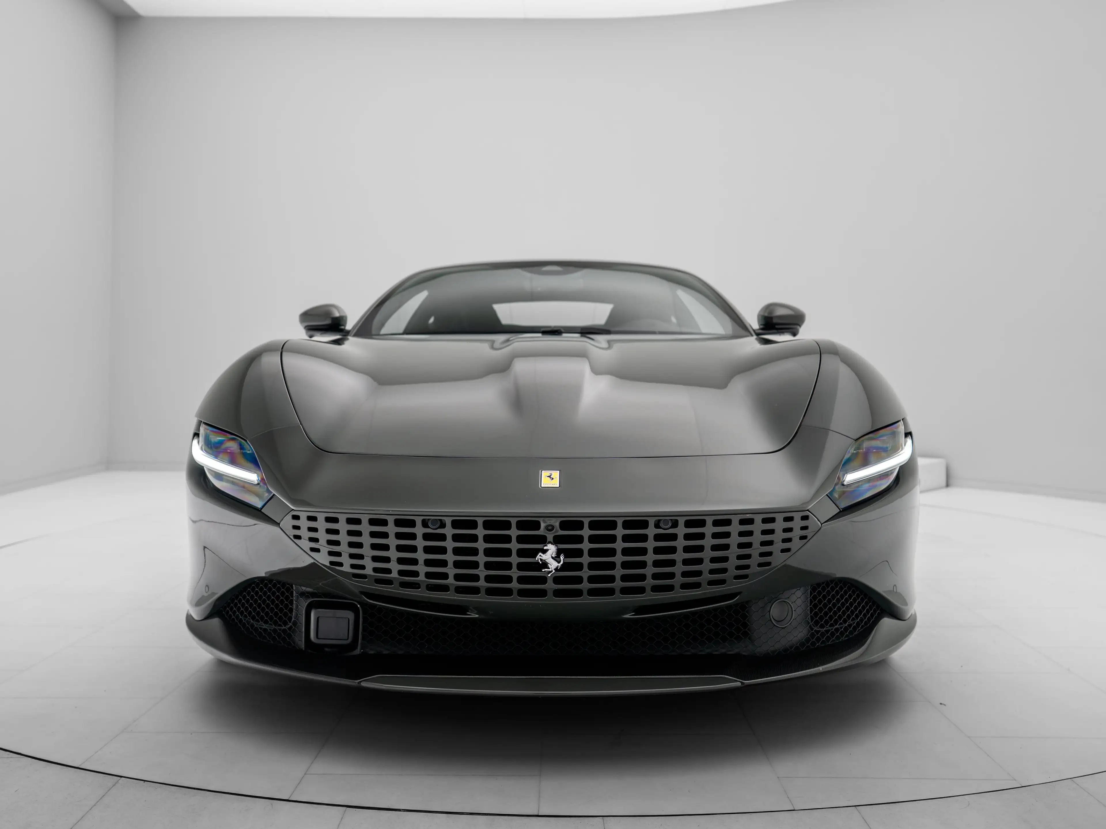 Ferrari Roma - GRIGIO SCURO - FERRARI HAMBURG — photo 2
