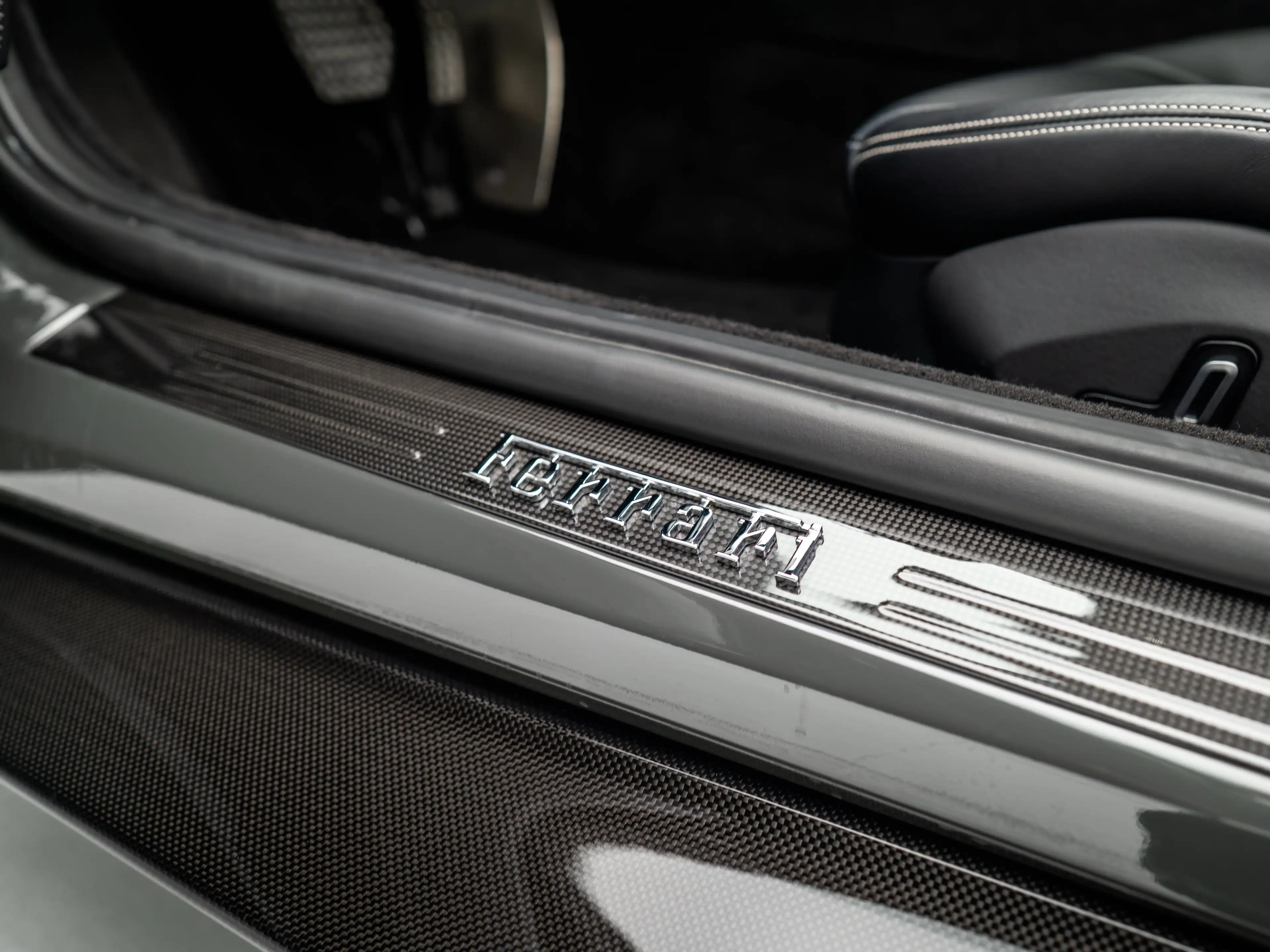 Ferrari Roma - GRIGIO SCURO - FERRARI HAMBURG — photo 11