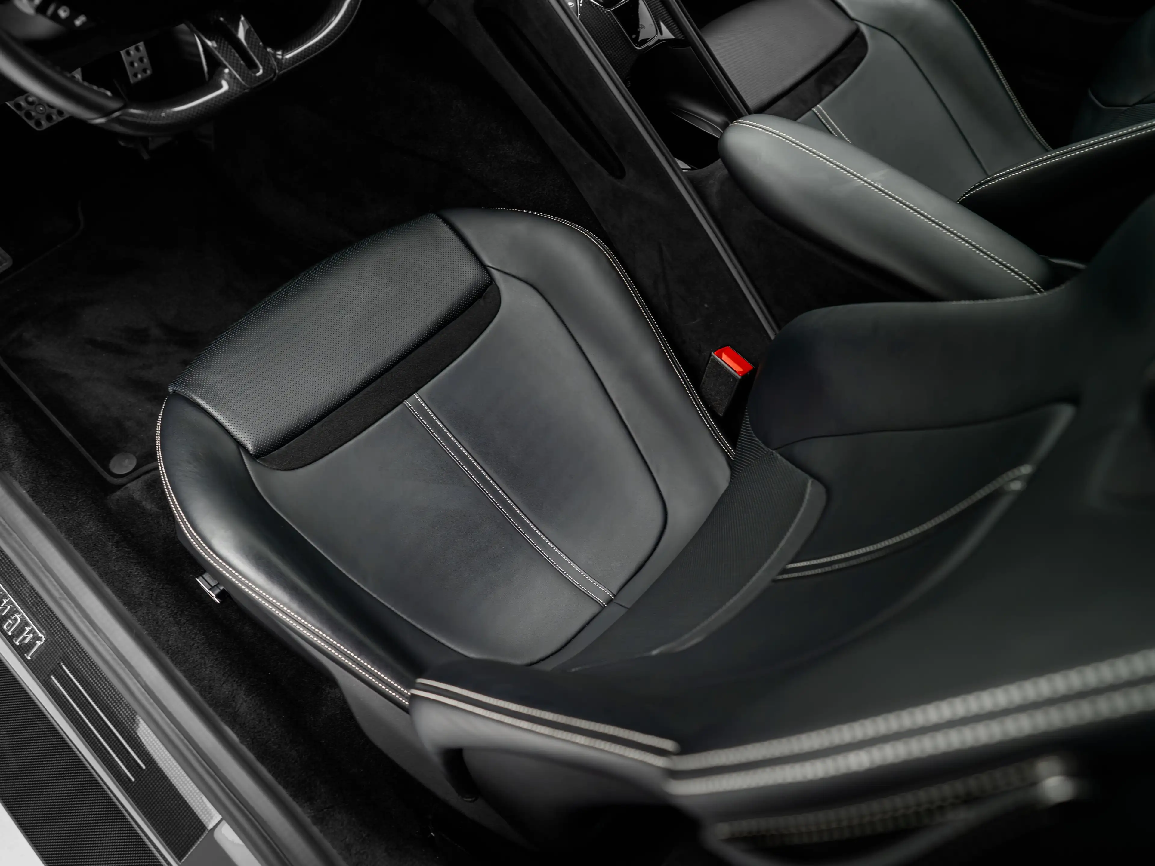 Ferrari Roma - GRIGIO SCURO - FERRARI HAMBURG — photo 14