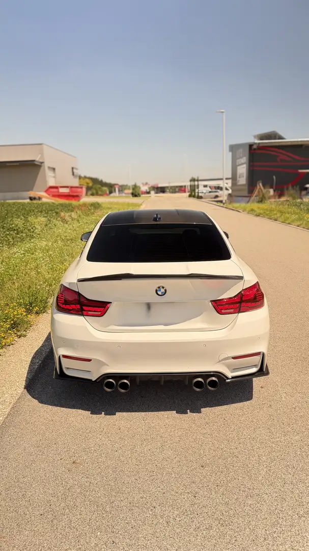 BMW M4 DKG LCi M Performance AGA - 1
