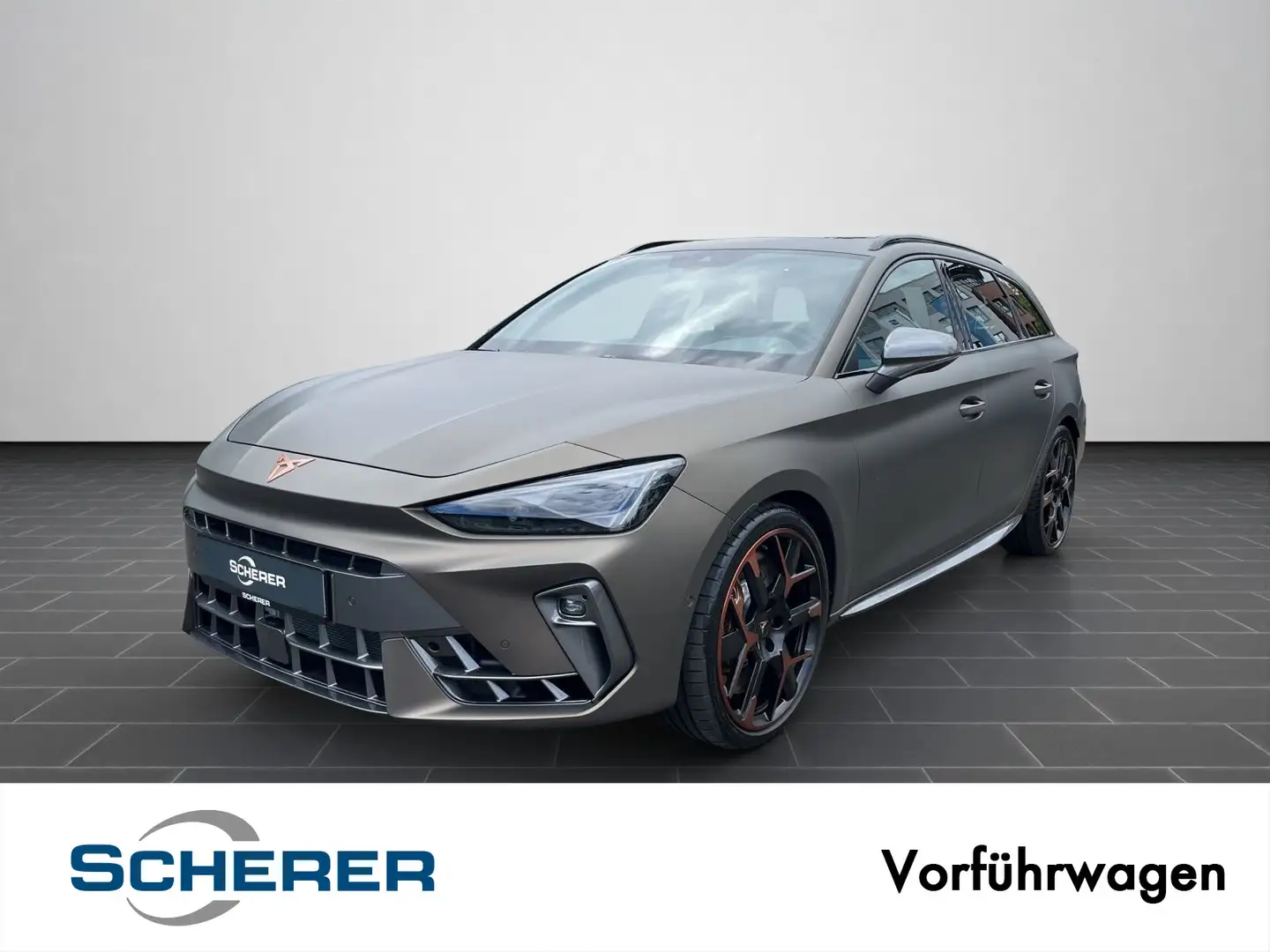 CUPRA Leon Sportstourer 2.0 TSI DSG VZ 4Drive Extreme Braun - 1