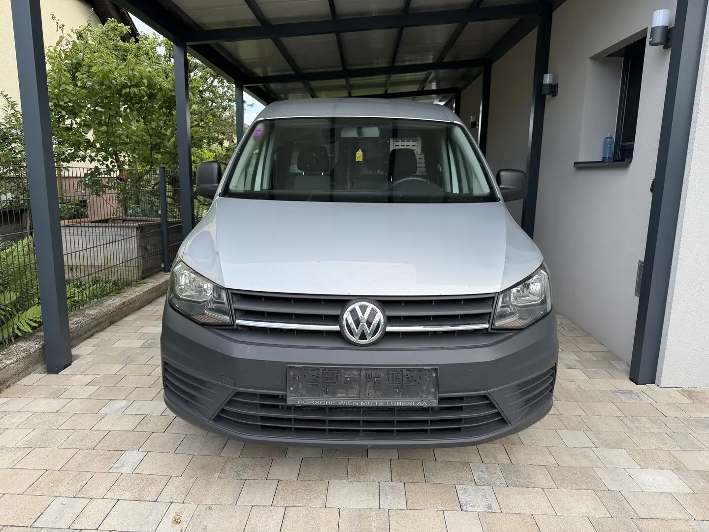 Trucks-Lkw VW VW Caddy Maxi / 2.0 / 1. Besitz / Sortimo Regal Grau - 2