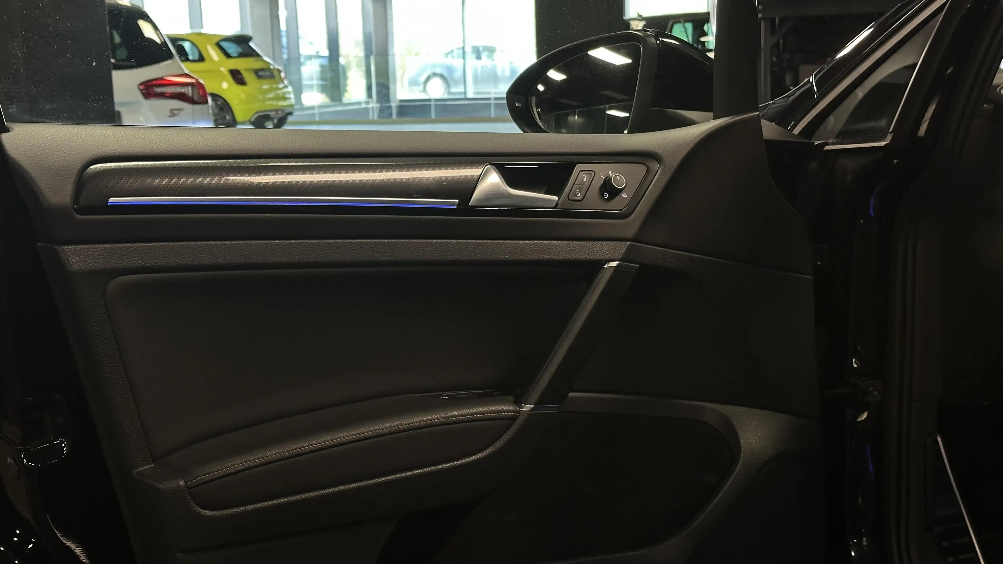 Volkswagen Golf R TSI R 4MOTION — photo 8