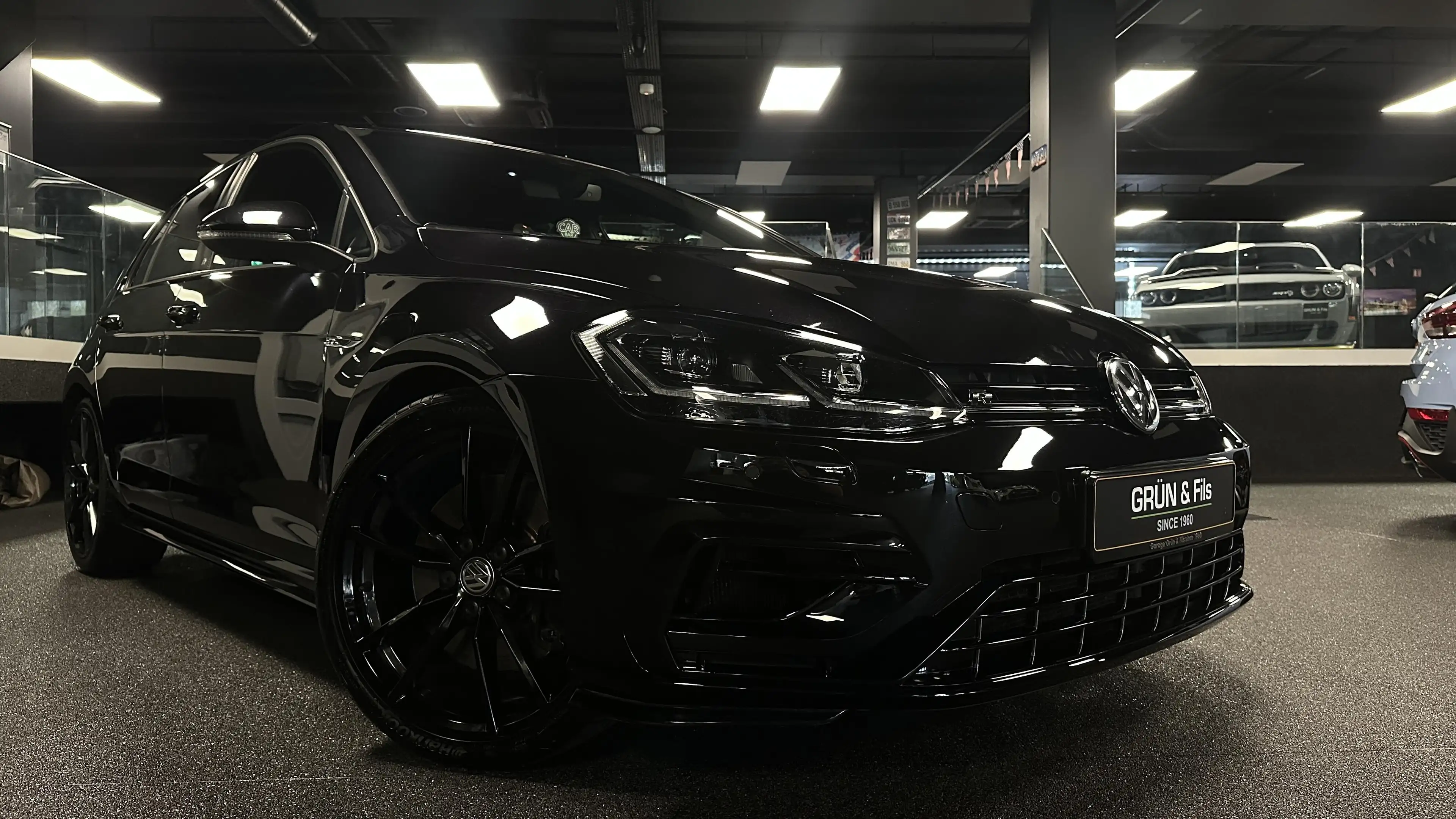 Volkswagen Golf R TSI R 4MOTION — photo 2