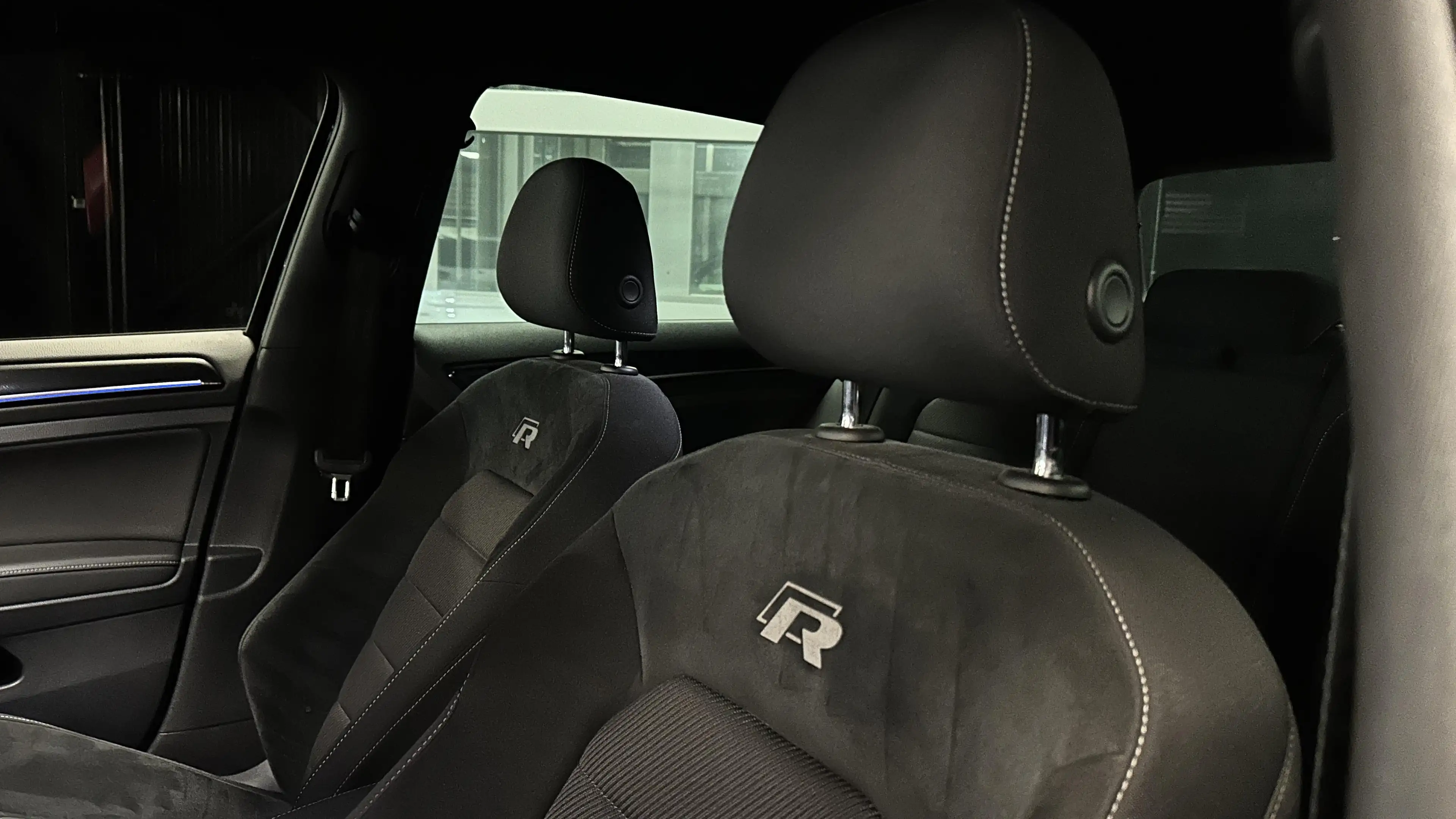 Volkswagen Golf R TSI R 4MOTION — photo 11