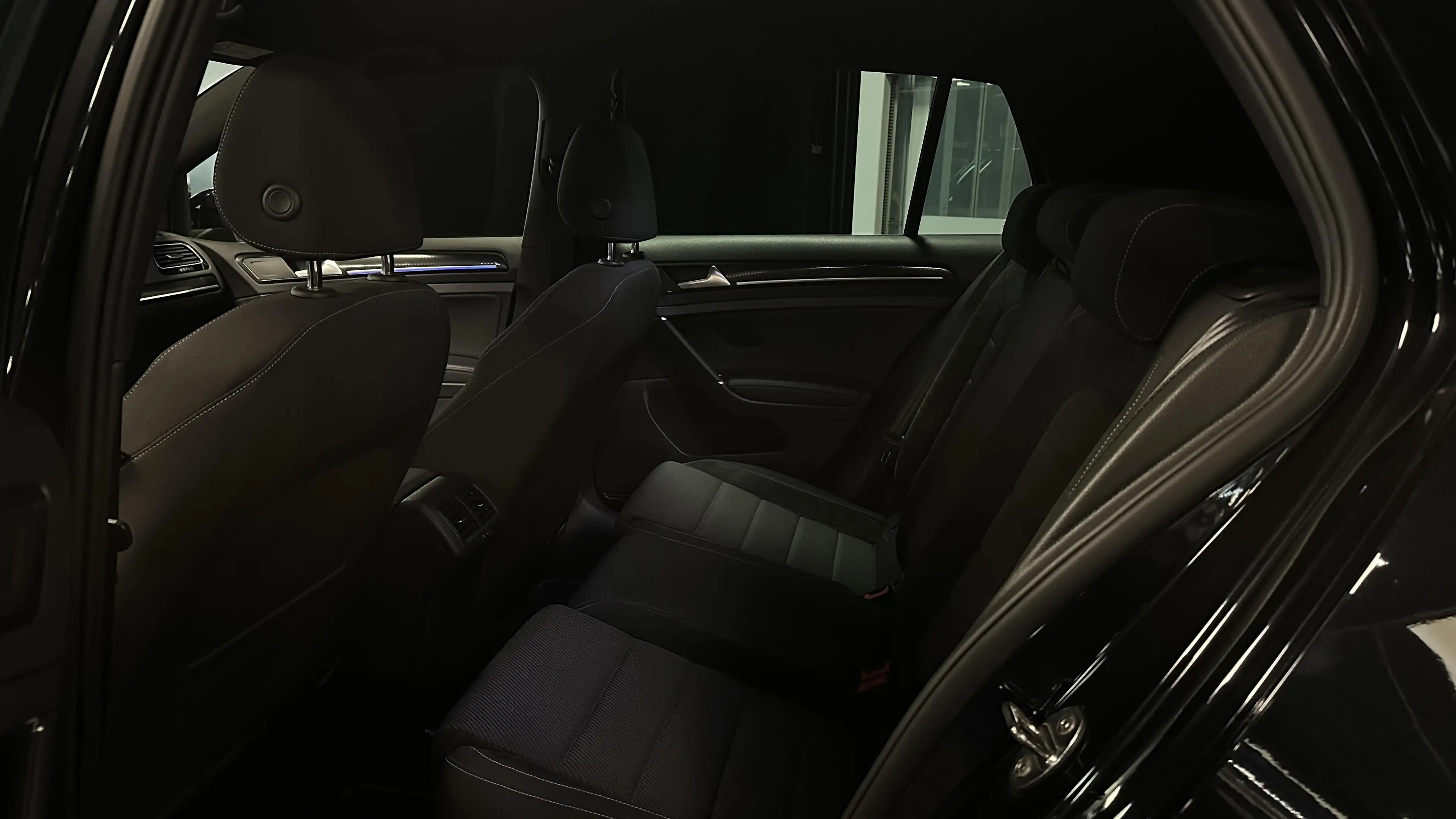 Volkswagen Golf R TSI R 4MOTION — photo 13