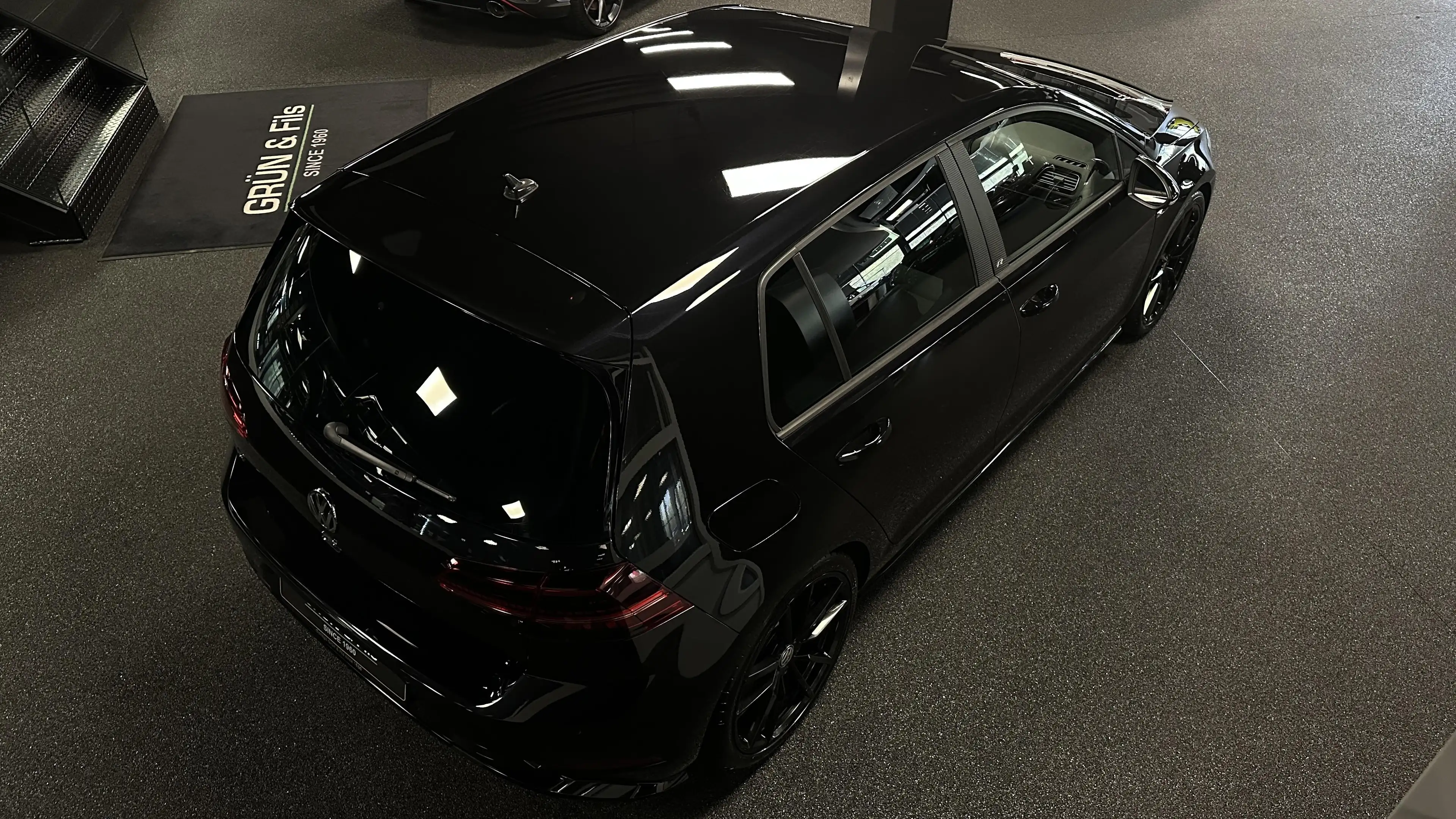 Volkswagen Golf R TSI R 4MOTION — photo 7