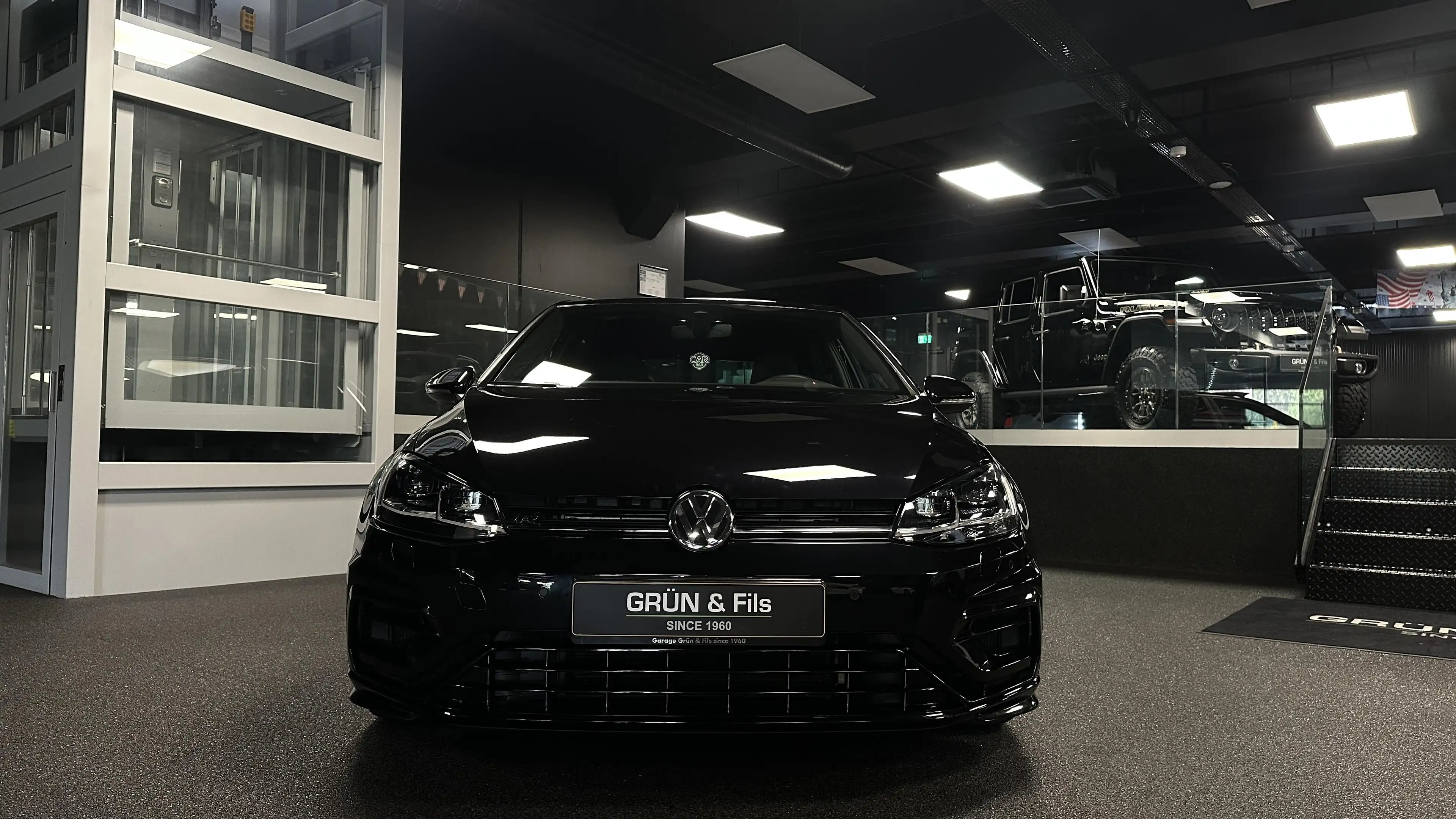 Volkswagen Golf R TSI R 4MOTION — photo 3
