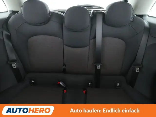 Mini Hatch view 15
