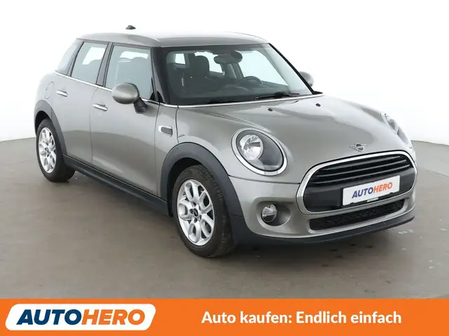 Mini Hatch view 8