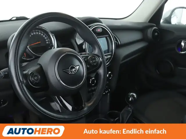 Mini Hatch view 11