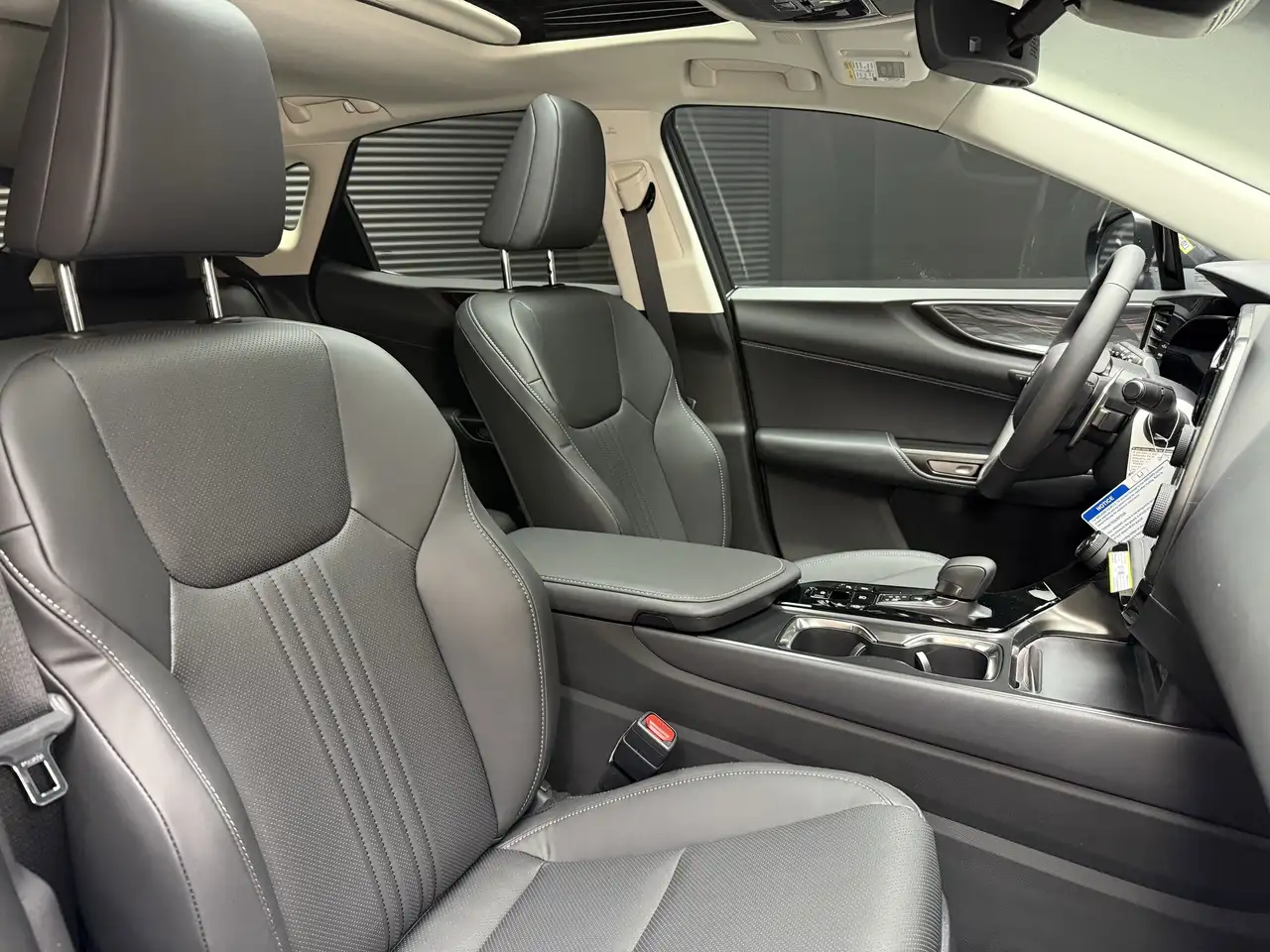 Lexus NX снимка Lexus NX