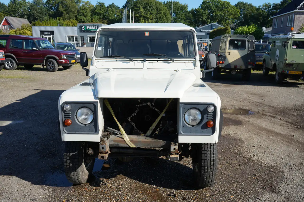 Land Rover Defender 130 crew cab, foto 2