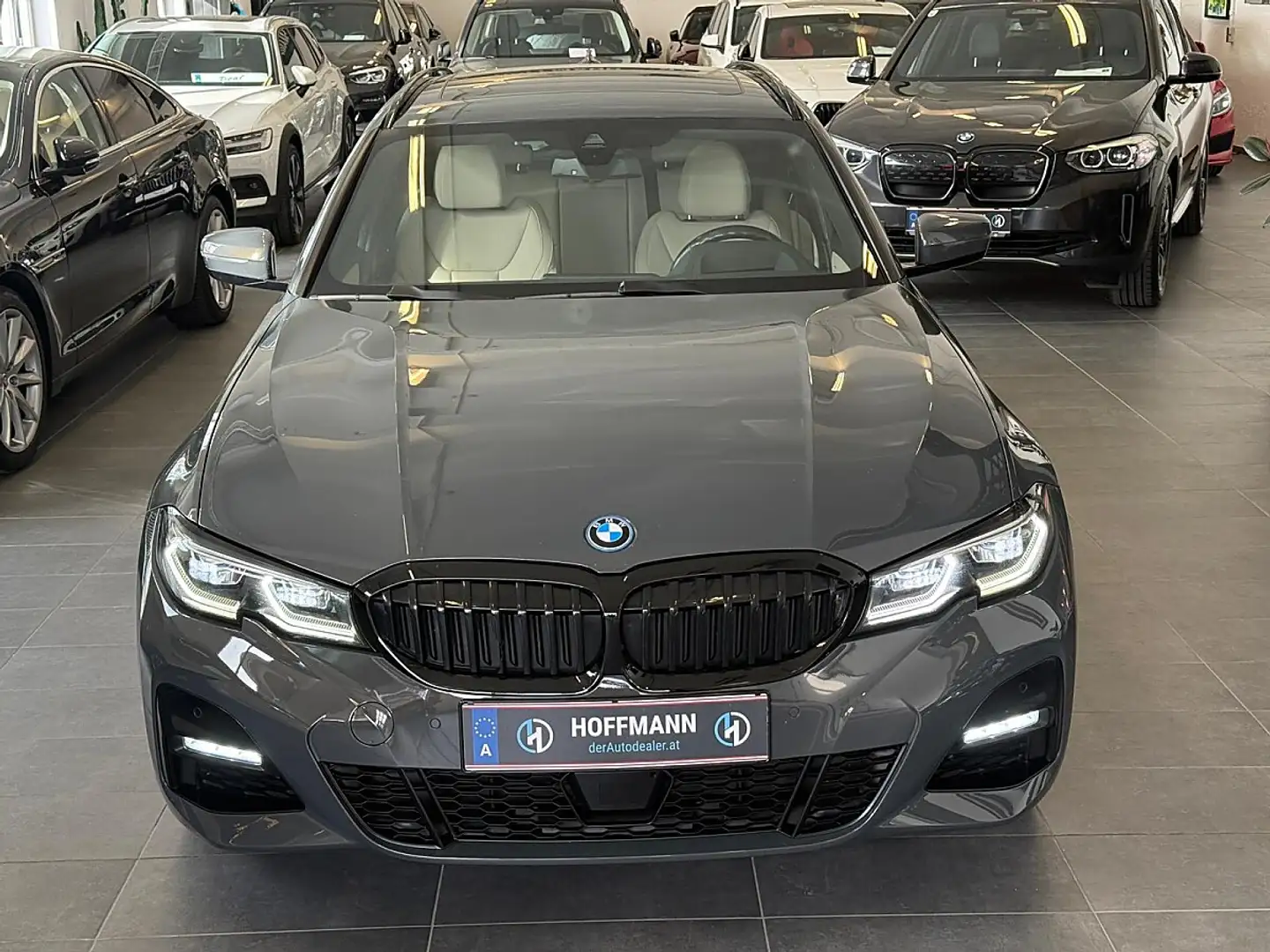 BMW 330 e PHEV xDrive Touring Aut./M-Packet/Laser/Pano/... Grau - 2