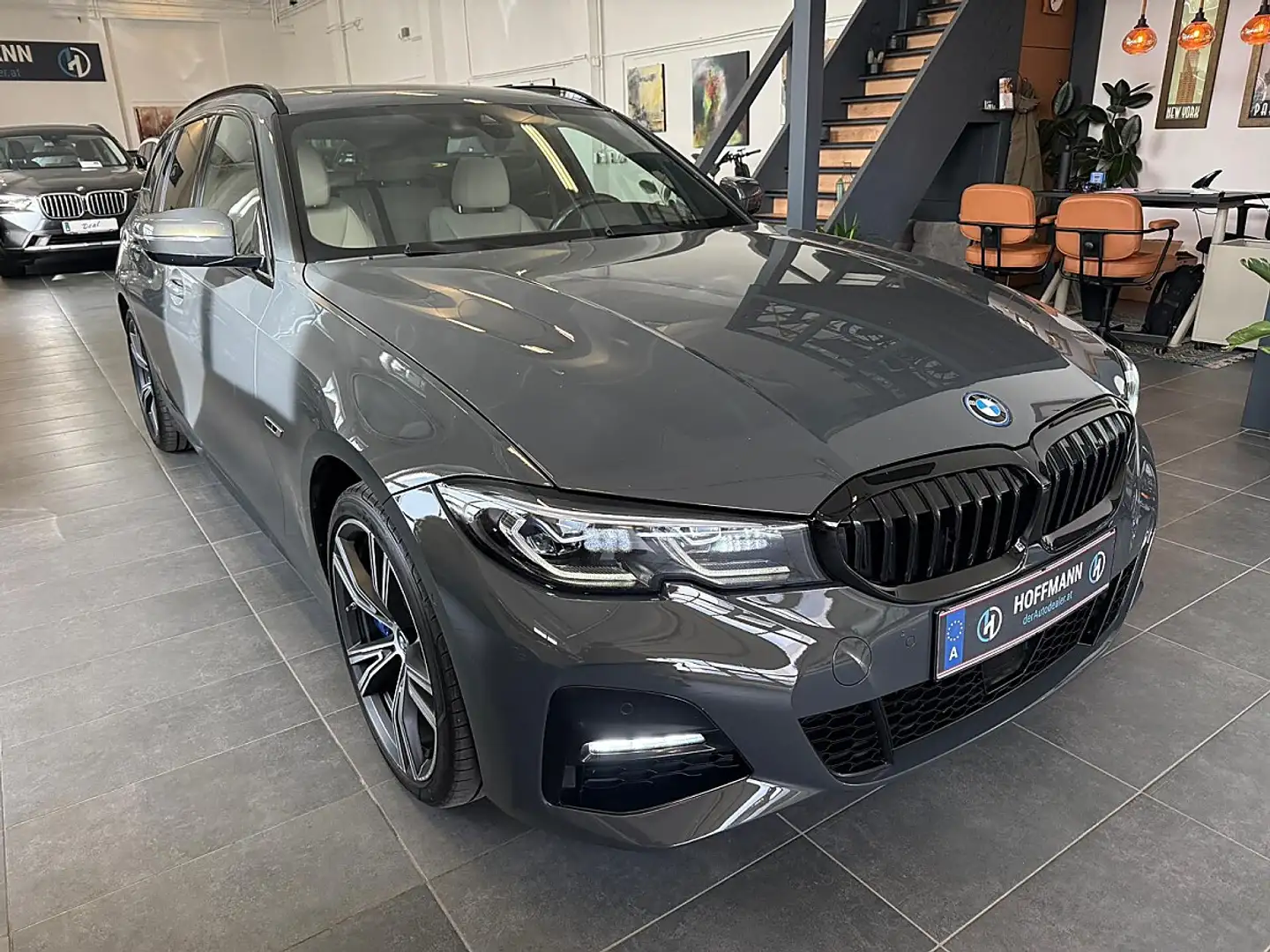 BMW 330 e PHEV xDrive Touring Aut./M-Packet/Laser/Pano/... Grau - 1