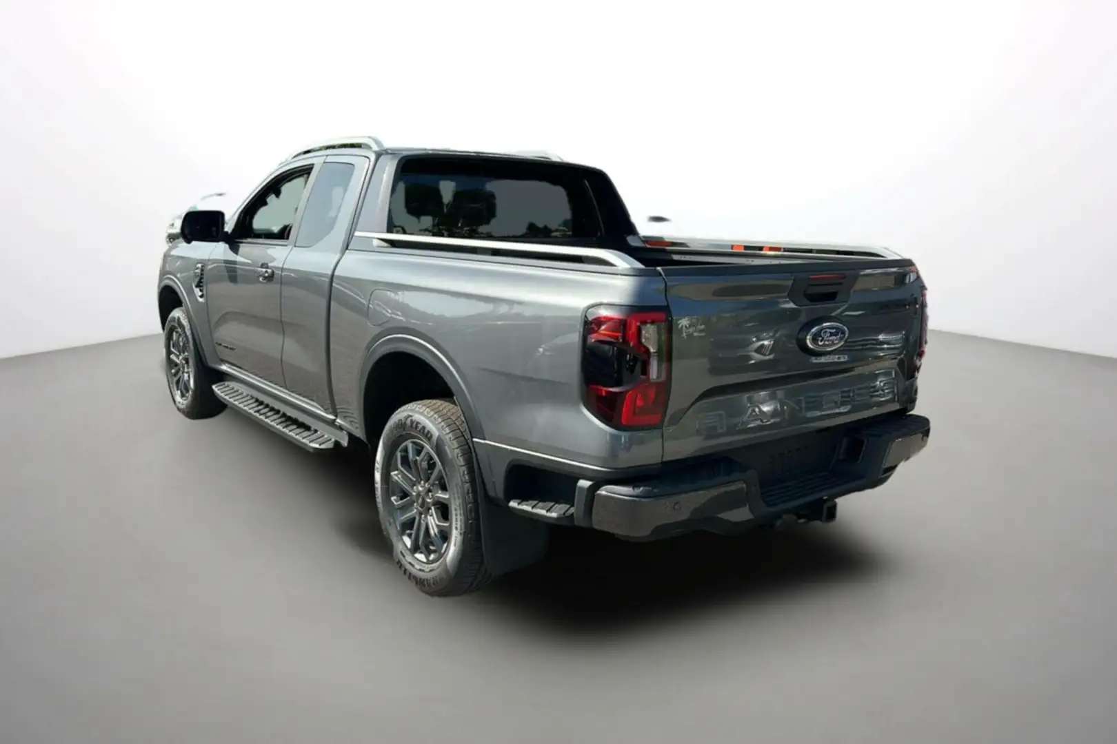 Ford Ranger 2.0 205 WILDTRAK SUPERCAB Gris - 2