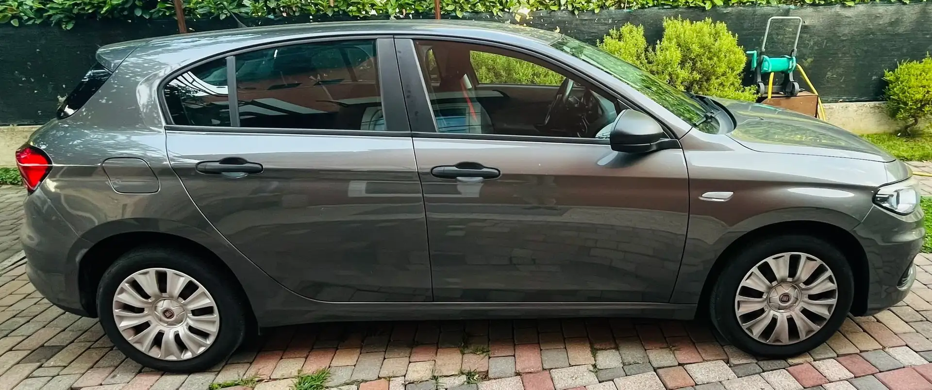 Fiat Tipo Tipo 5p 1.4 tjt Easy Gpl 120cv Gris - 2