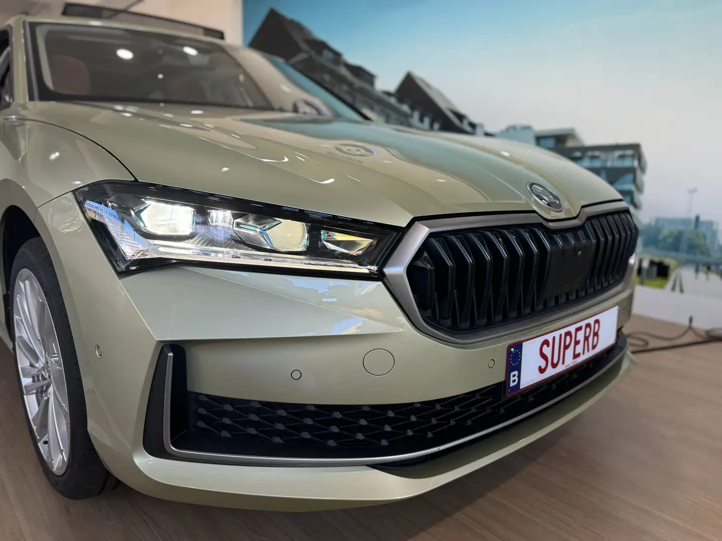 Skoda Superb 2.0 CR TDi Selection DSG Verde - 2