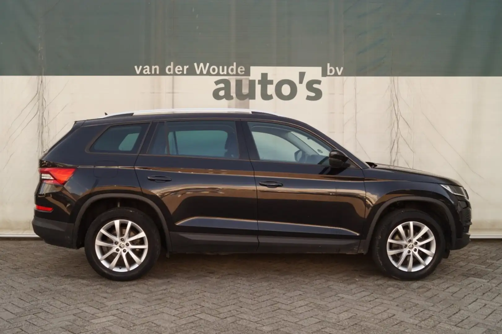 Skoda Kodiaq 1.5 TSI 150pk Business Edition -LED-ECC-PDC-CAM- Zwart - 2