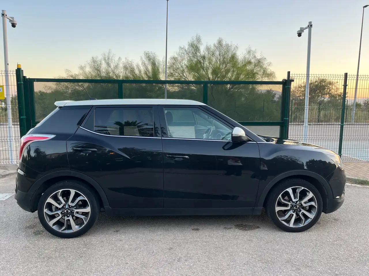 SsangYong Tivoli Límites, foto 11