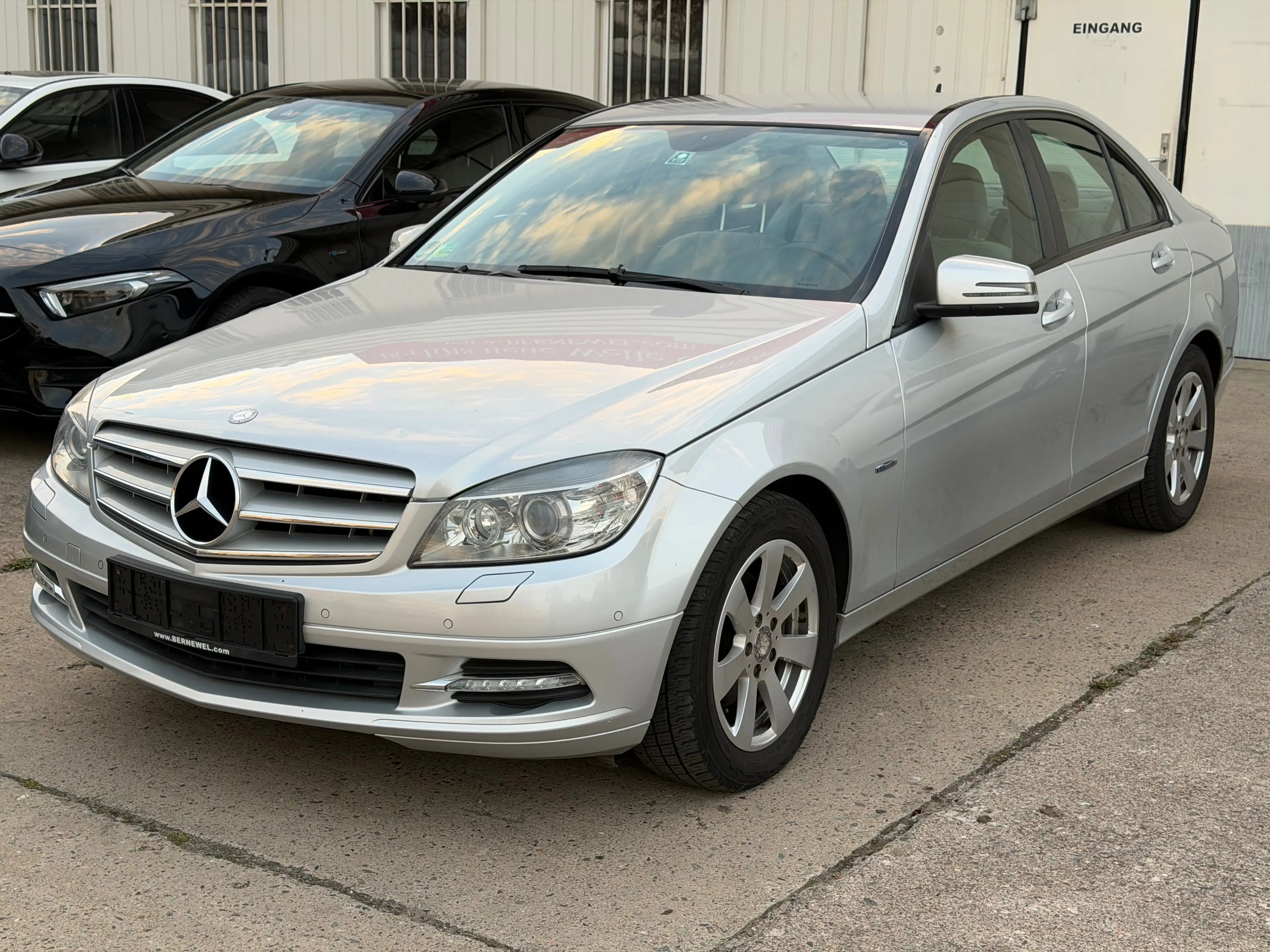 Mercedes-Benz C 180 C180 Elegance_Automatik_Klima_Sitzheizung_Anhängerkupplung