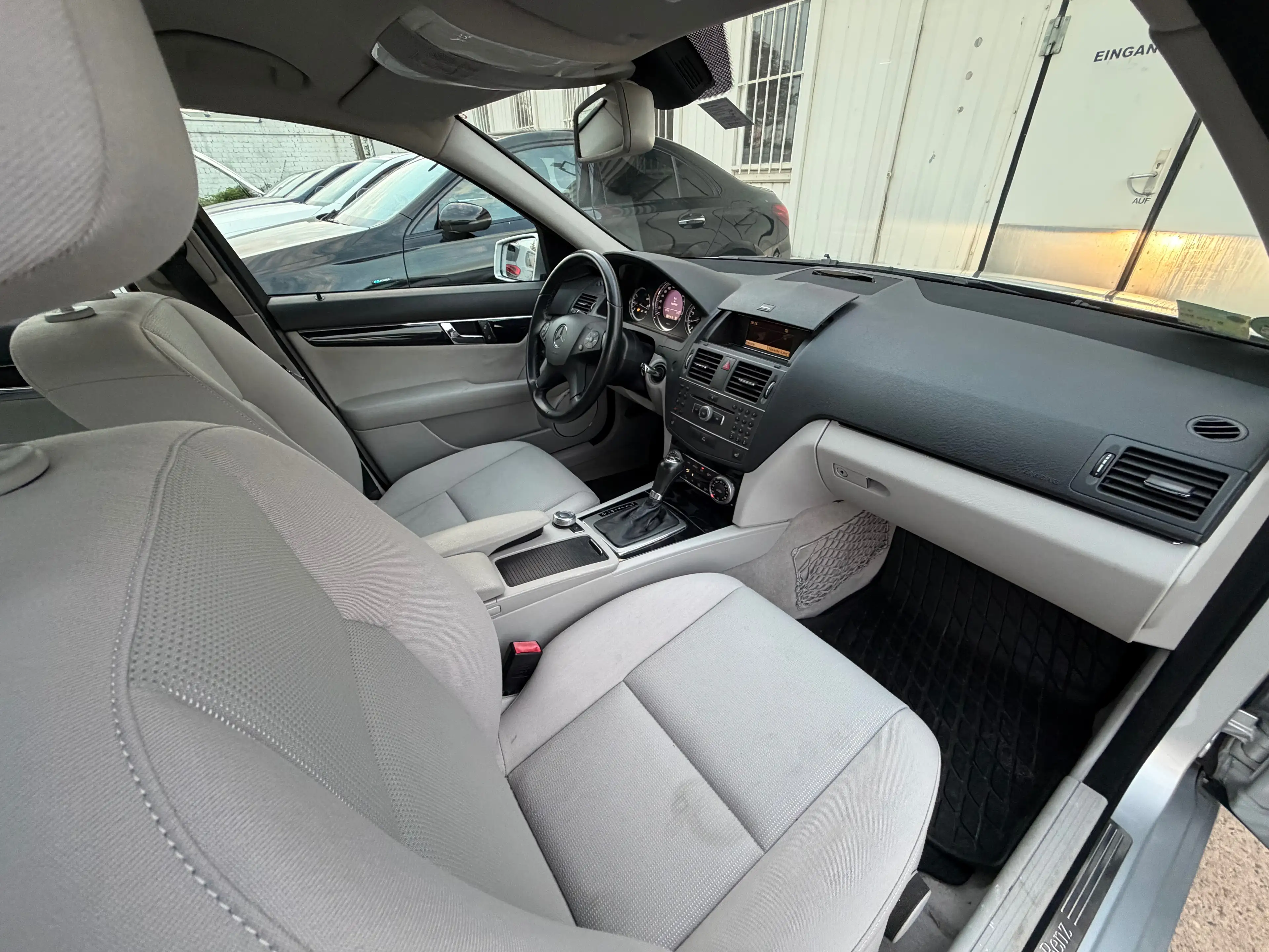 Mercedes-Benz C 180 C180 Elegance_Automatik_Klima_Sitzheizung_Anhängerkupplung — photo 12