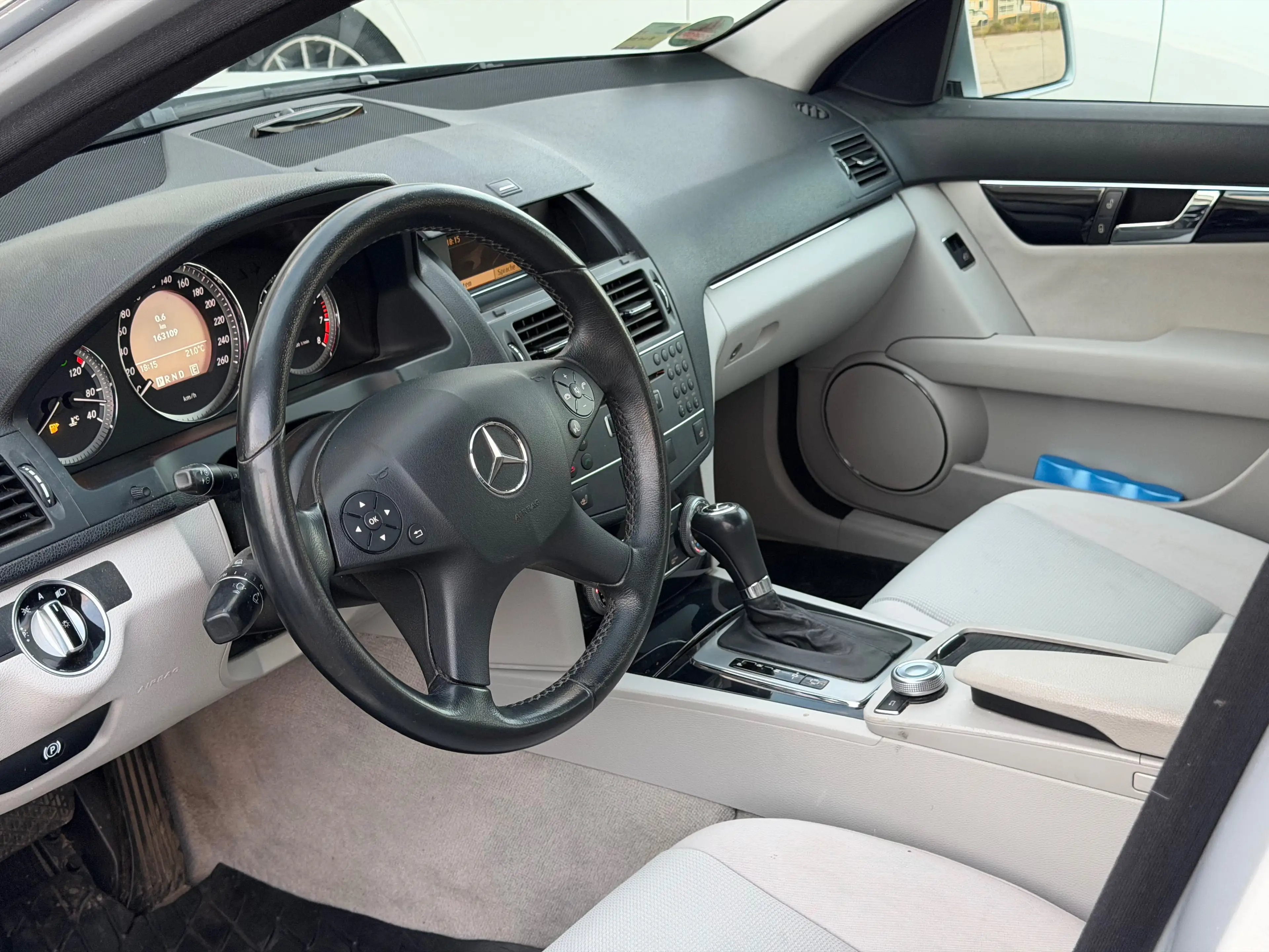 Mercedes-Benz C 180 C180 Elegance_Automatik_Klima_Sitzheizung_Anhängerkupplung — photo 9