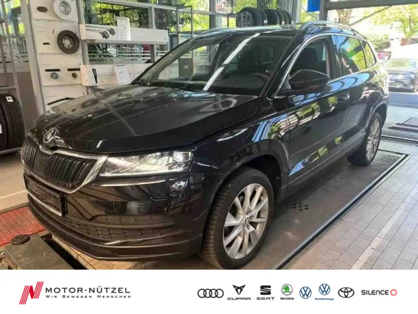 Skoda Karoq 1.5 TSI DSG CLEVER LED+NAV+APP+GRA+SHZ+PDC Schwarz - 1