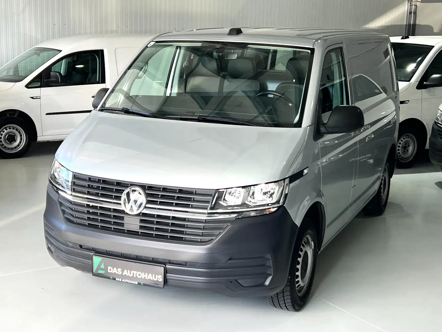 Volkswagen T6.1 Transporter T6.1 KR 2,0 TDI DSG NAVI/AHK/KAMERA/CARPLAY Silber - 1