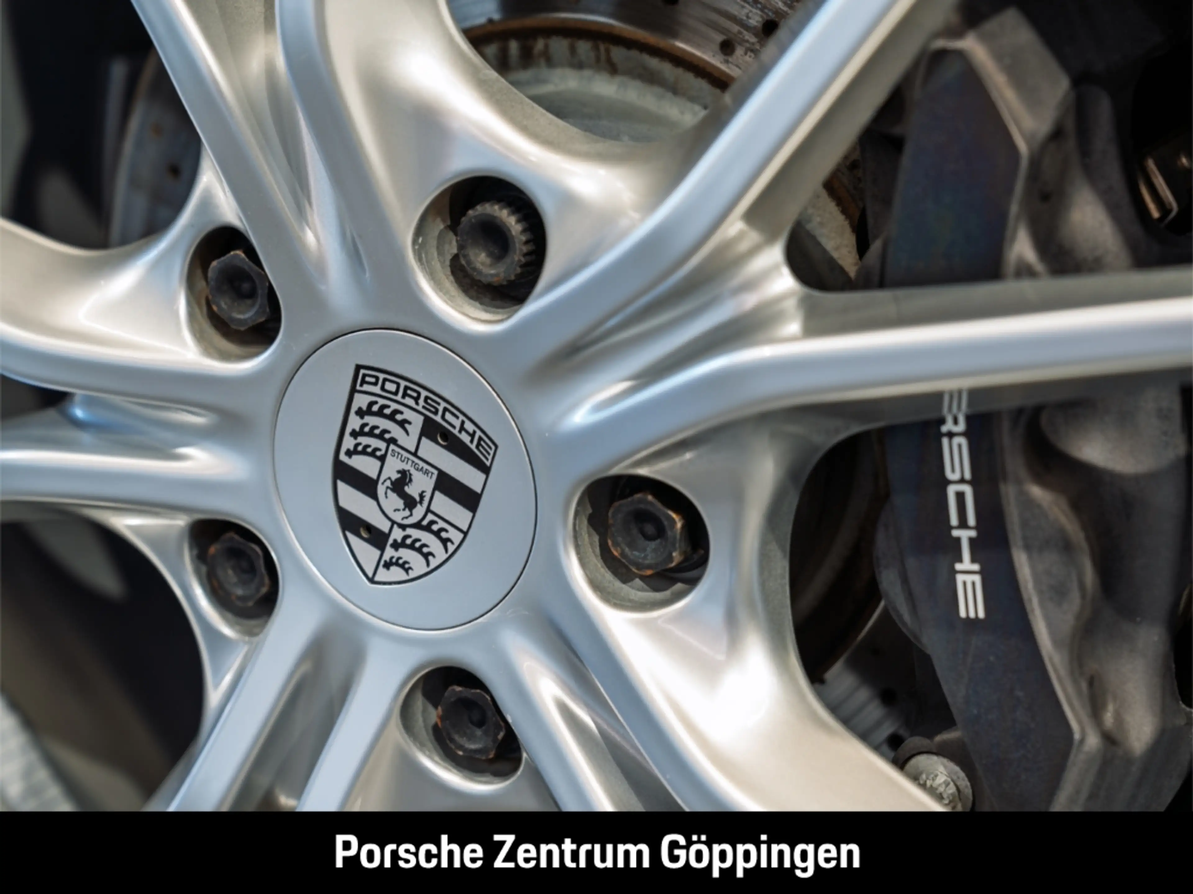 Porsche Cayman 718 — photo 11