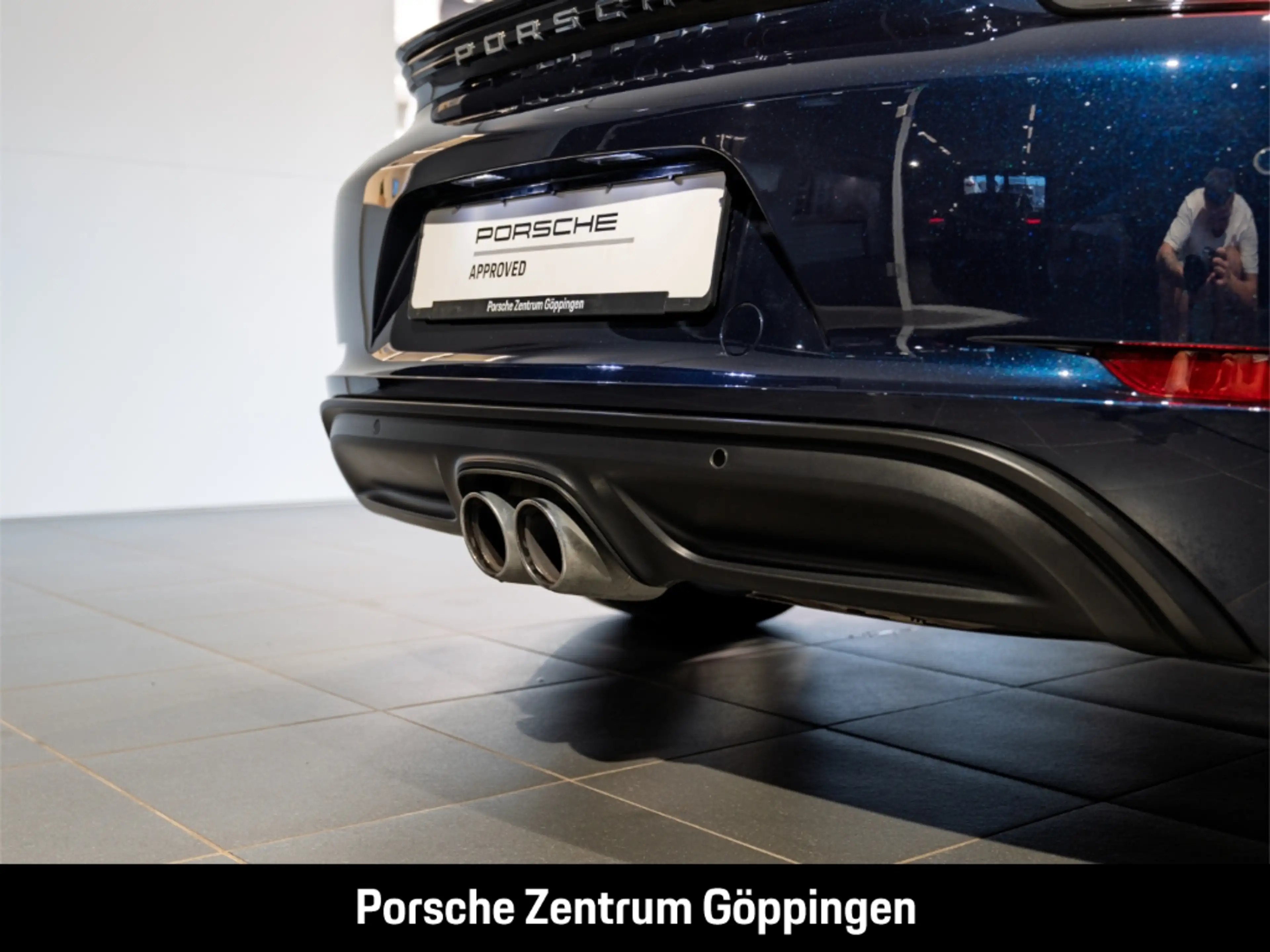 Porsche Cayman 718 — photo 13