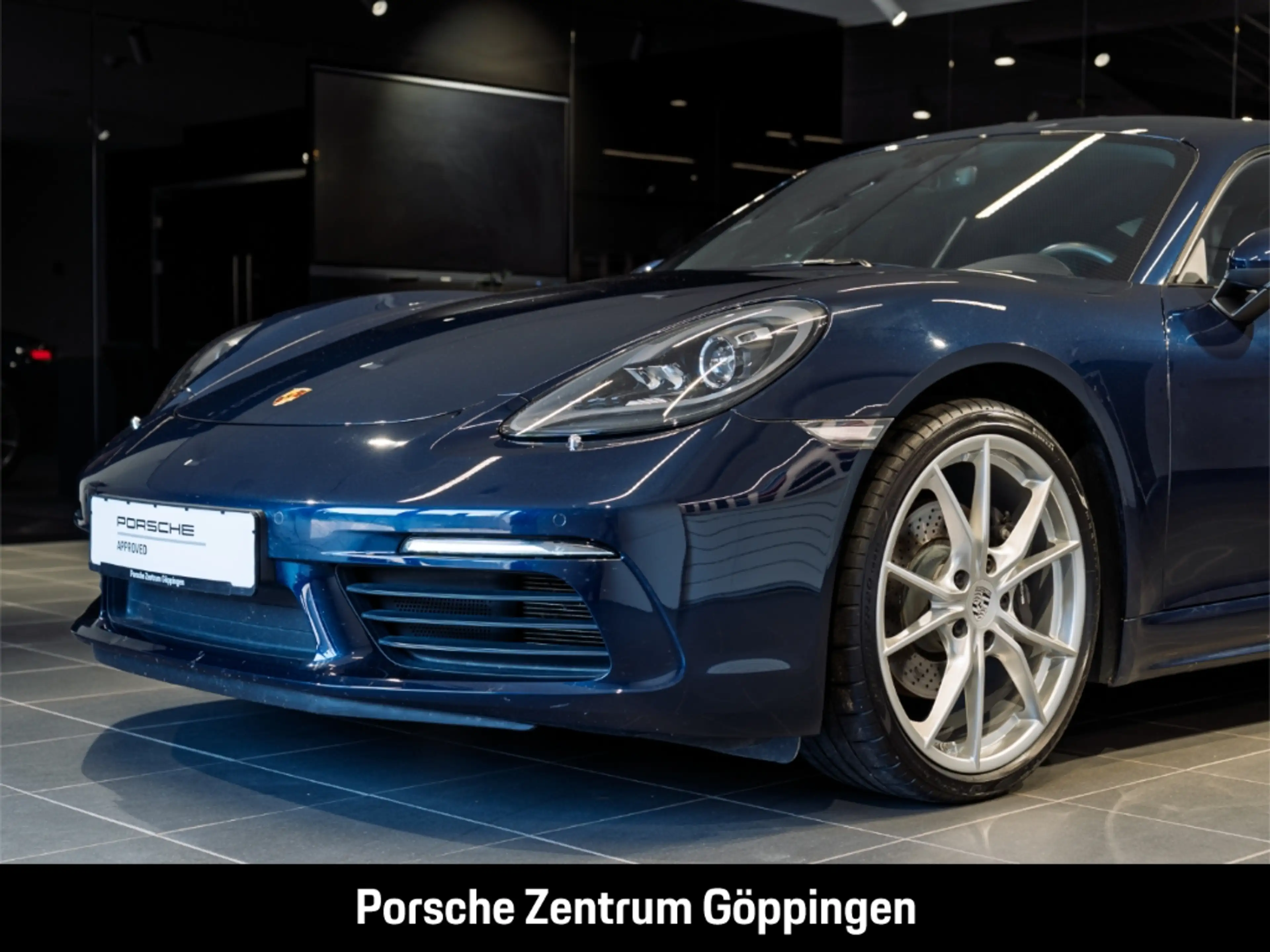 Porsche Cayman 718 — photo 8