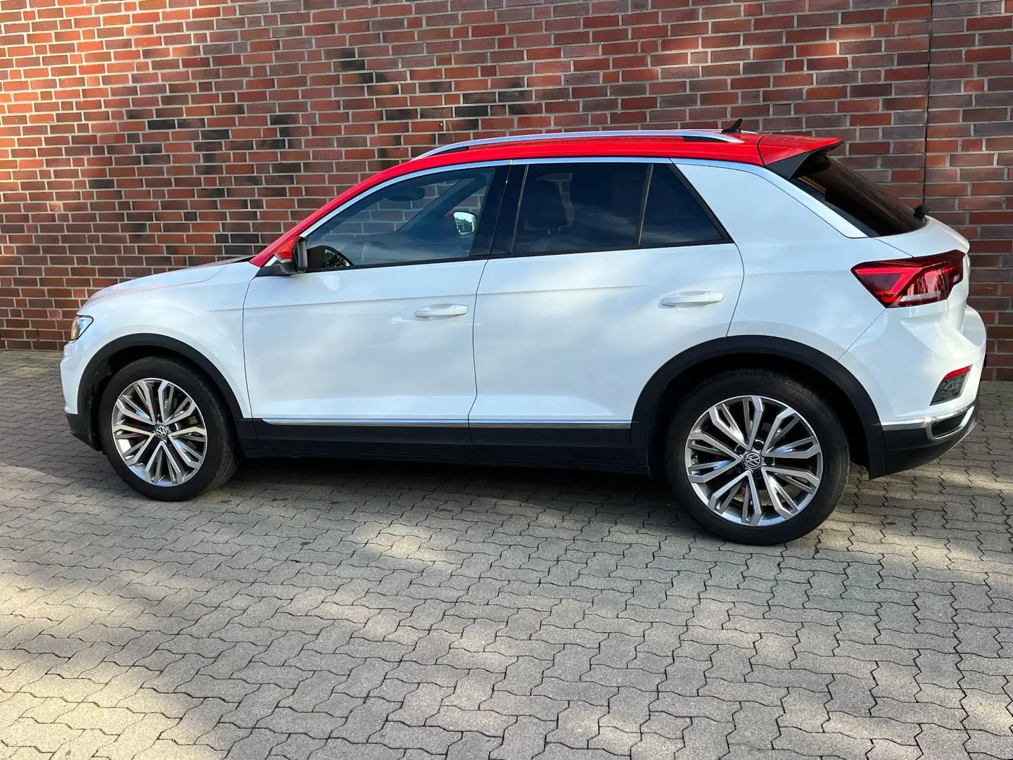 Volkswagen T-Roc DSG 4MOTION Sport LED NAVI Automatik Blanc - 1