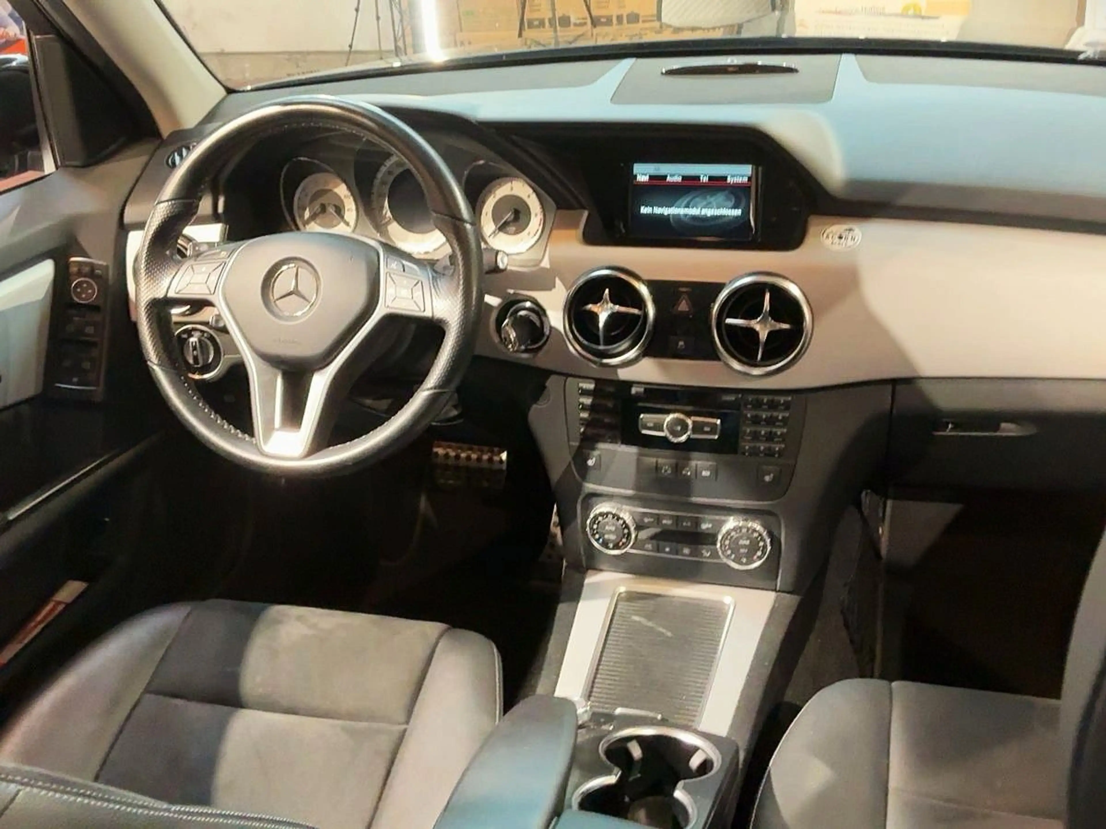 Mercedes-Benz GLK 220 4Matic *1.Hand*MB-Scheckheft*IHC*Sport* — photo 3
