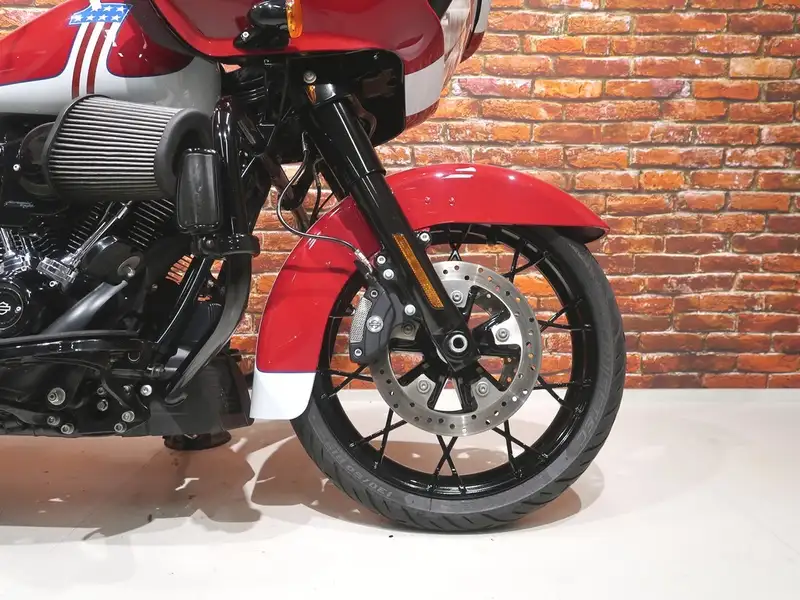 Harley-Davidson Road Glide - foto 3