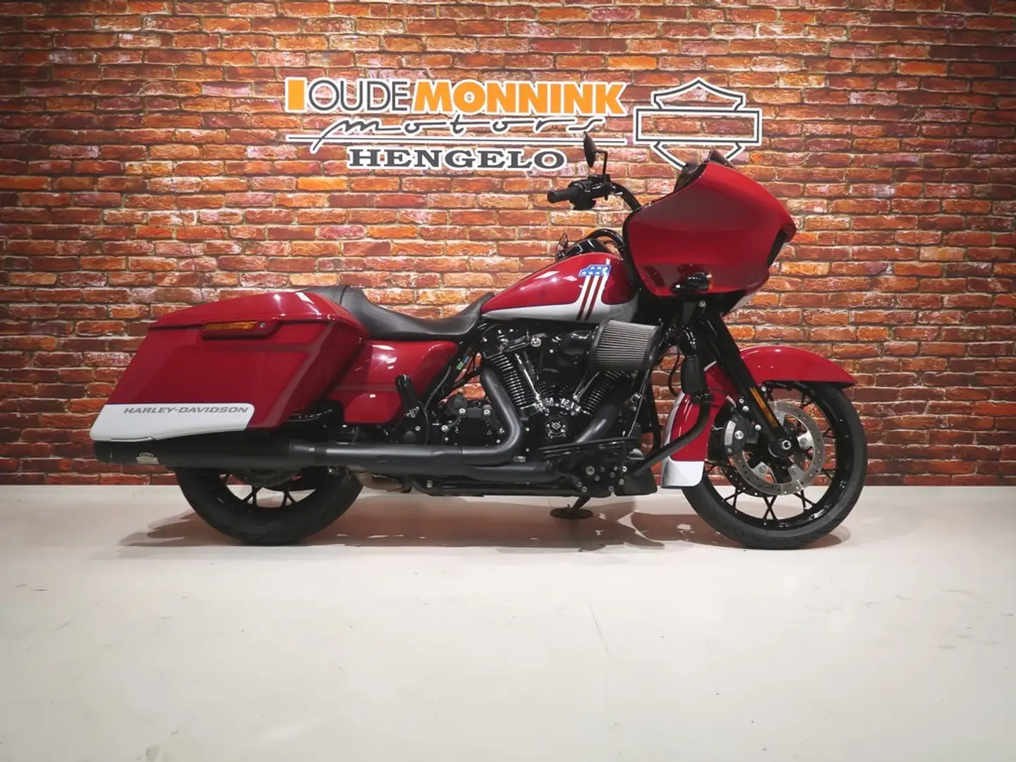 Harley-Davidson Road Glide FLTRXS Special 114 Rojo - 1