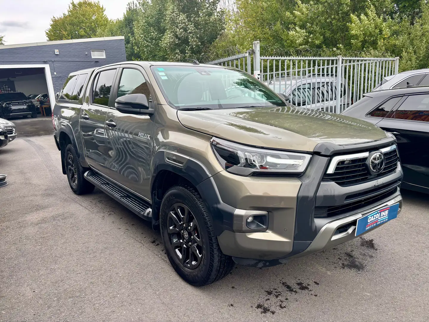 Toyota Hilux 2.8 D Invincible 1 er pro. / Belgium car / 3.5 t Bronze - 2