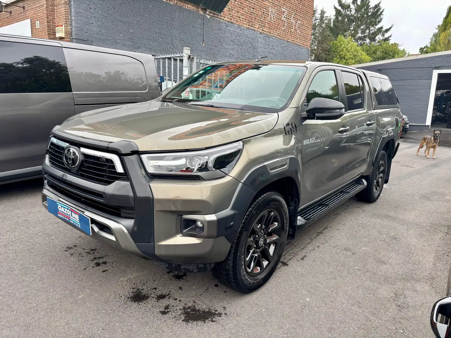 Toyota Hilux 2.8 D Invincible 1 er pro. / Belgium car / 3.5 t Bronze - 1